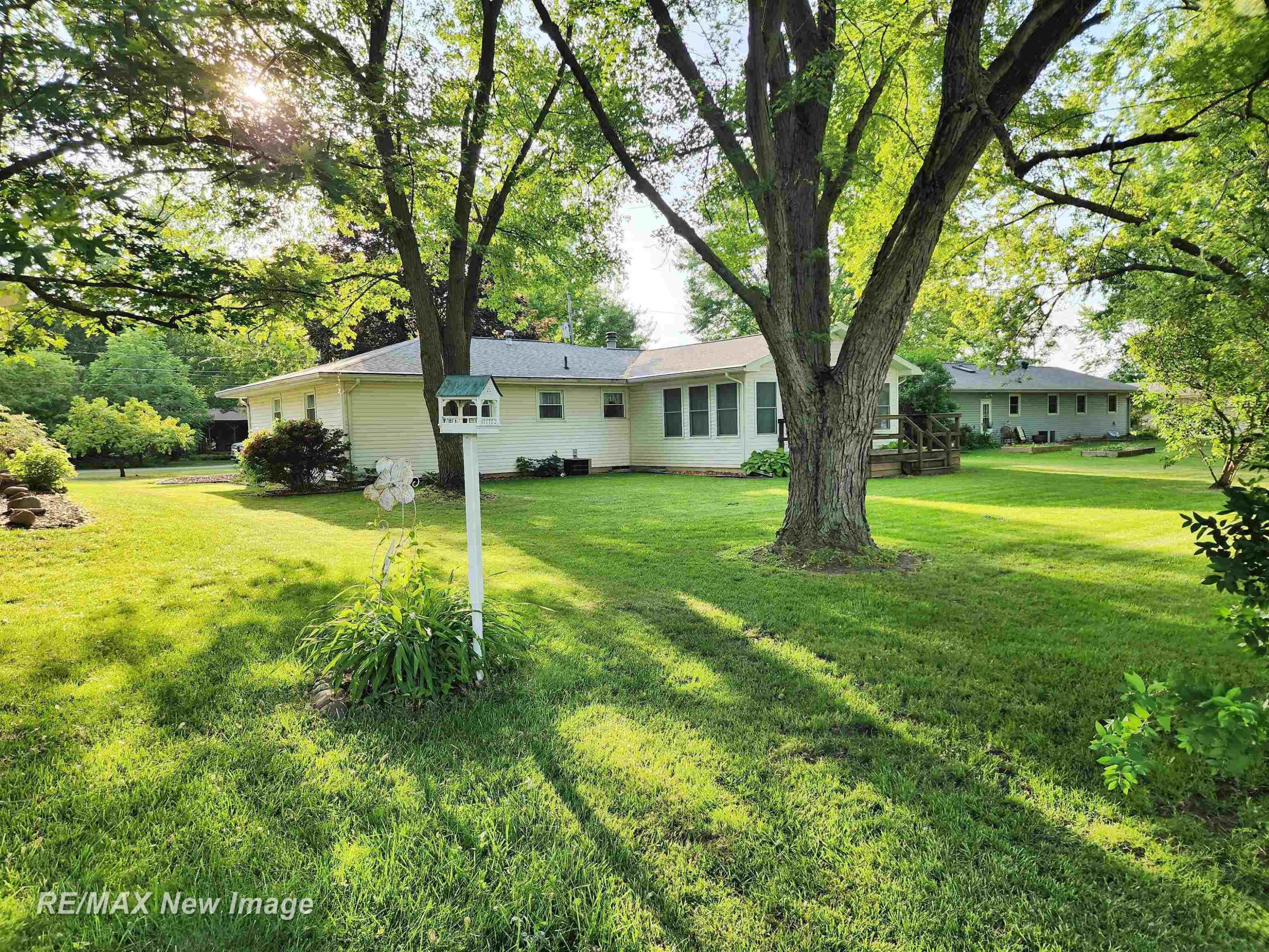 504 Abingdon Street, Chesaning, MI 48616 — Photo 38