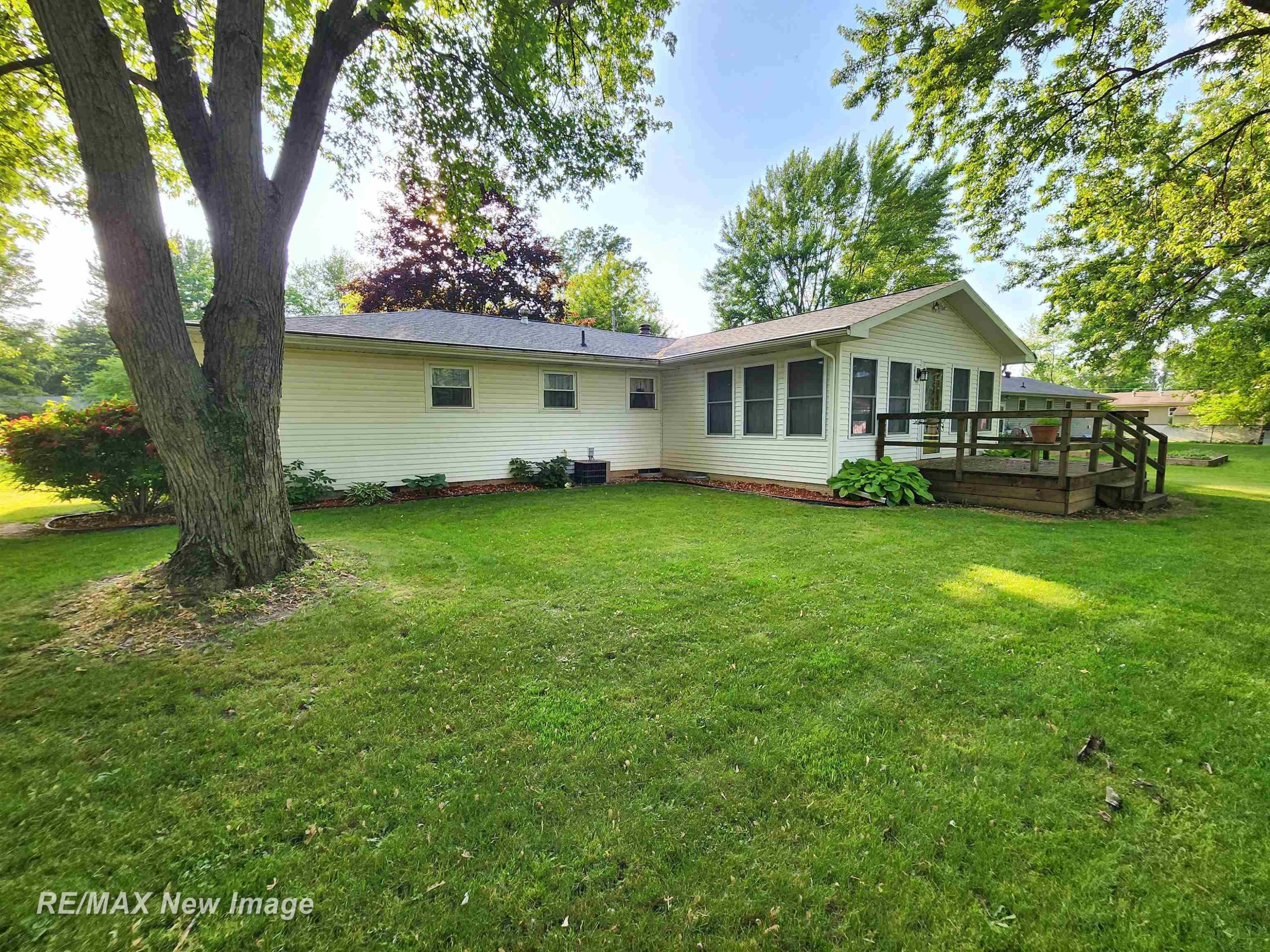 504 Abingdon Street, Chesaning, MI 48616 — Photo 40