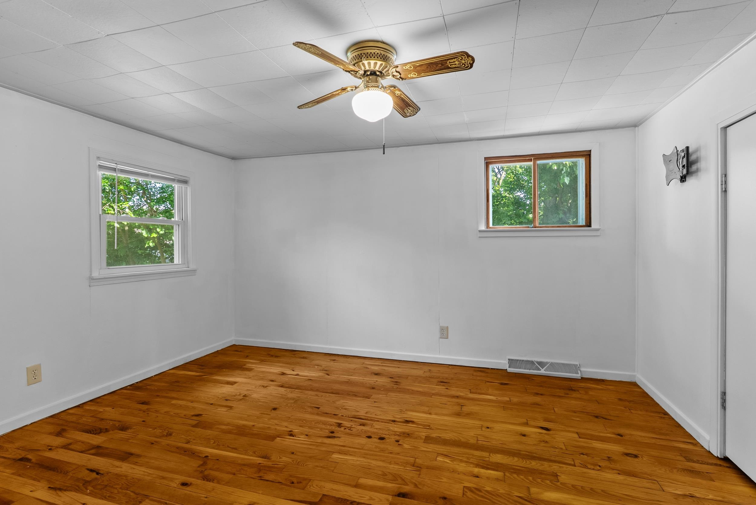 219 S Saginaw Street, Byron, MI 48418 — Photo 33
