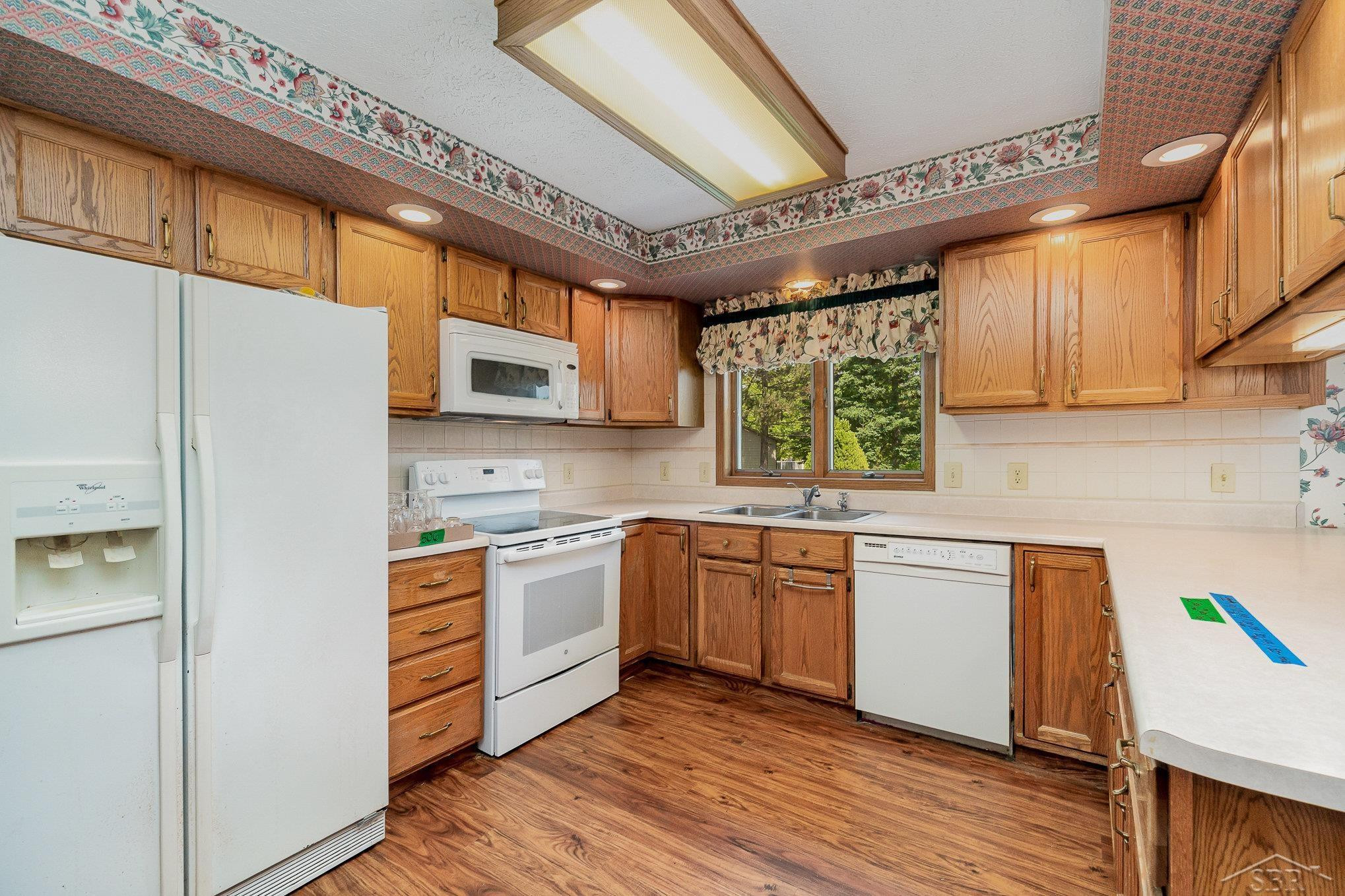 5772 Greensboro Way, Gladwin, MI 48624 — Photo 11