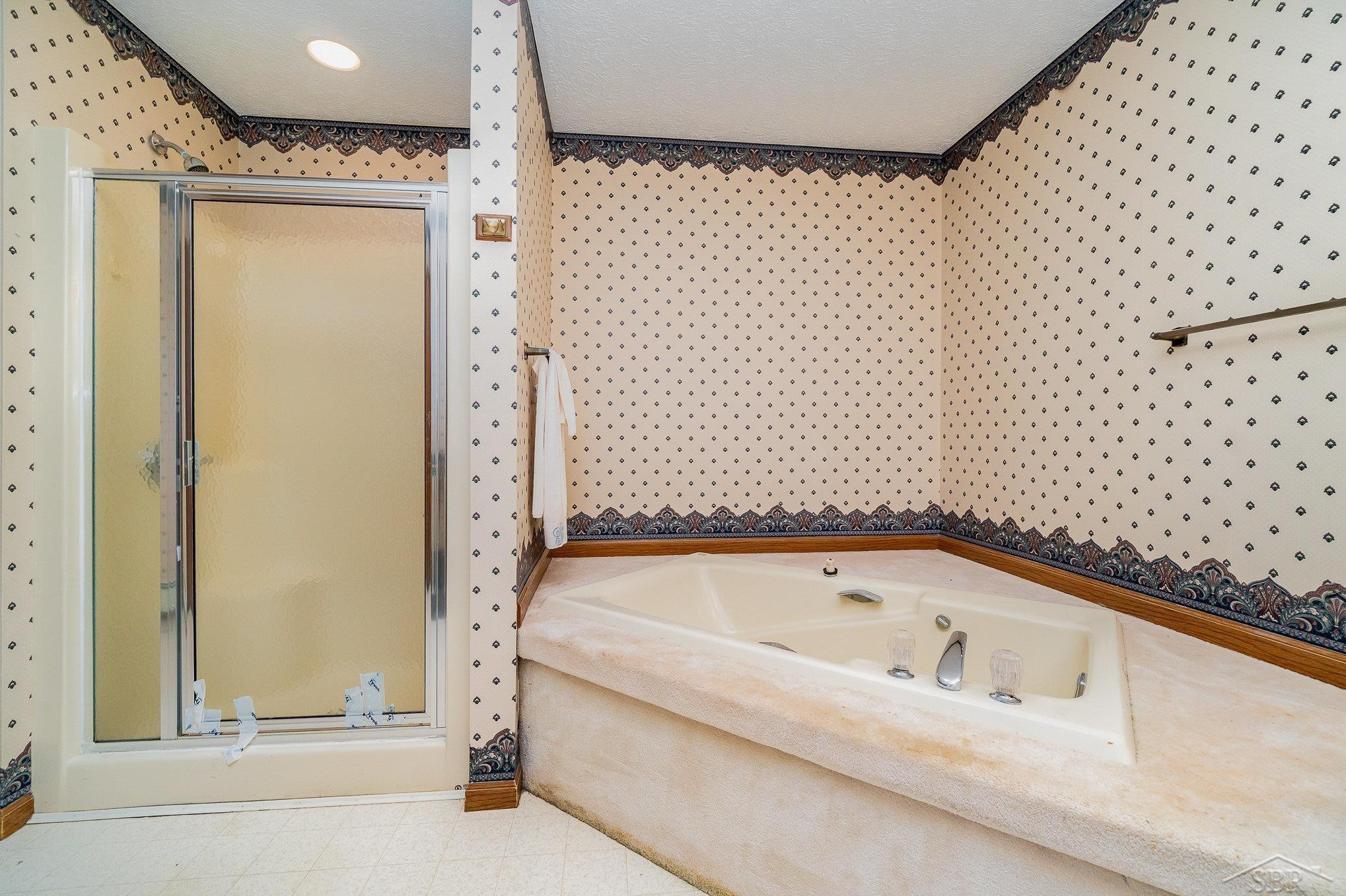 5772 Greensboro Way, Gladwin, MI 48624 — Photo 16