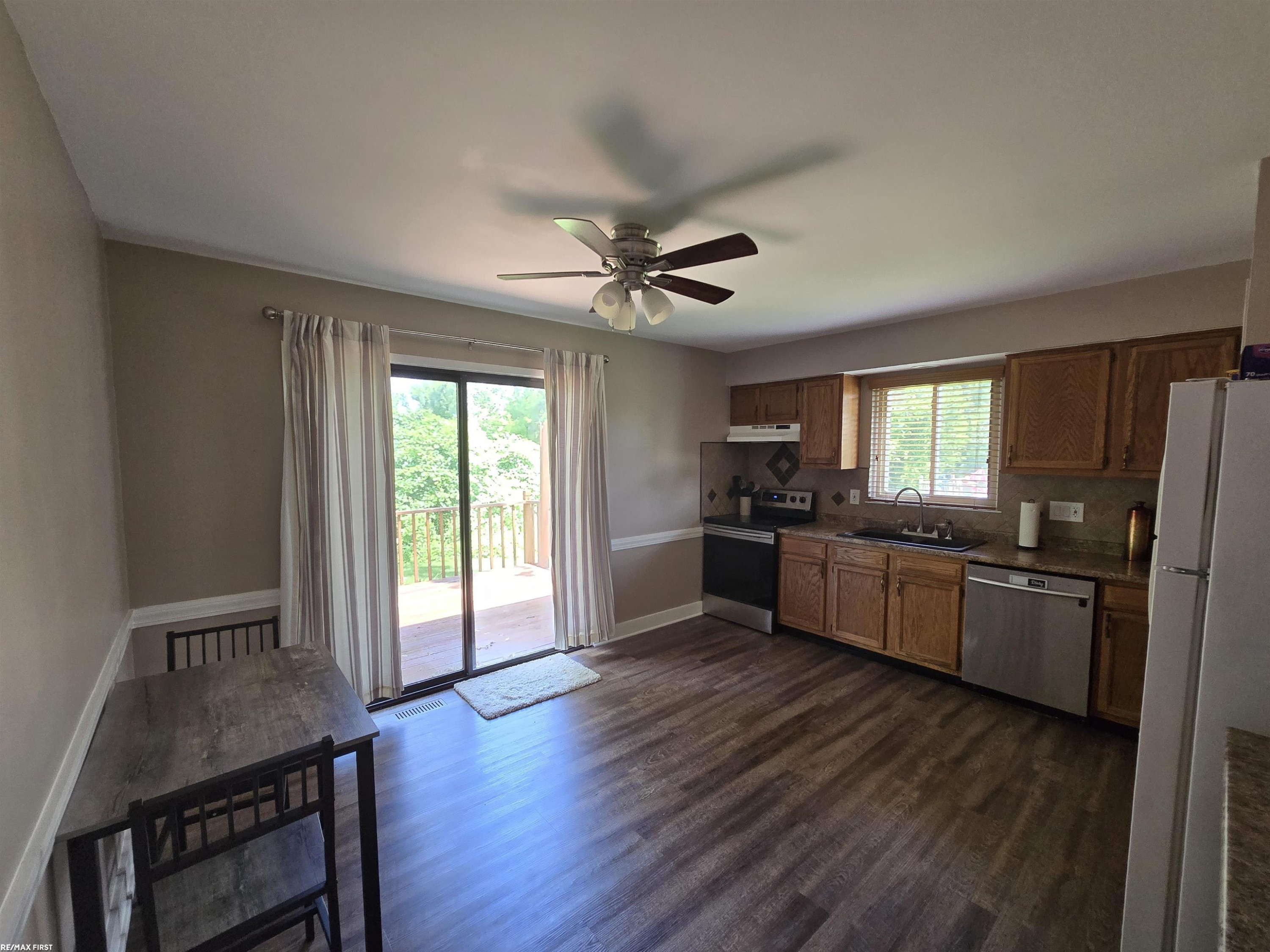 347 Fairgrove Street, MI 48065 — Photo 6