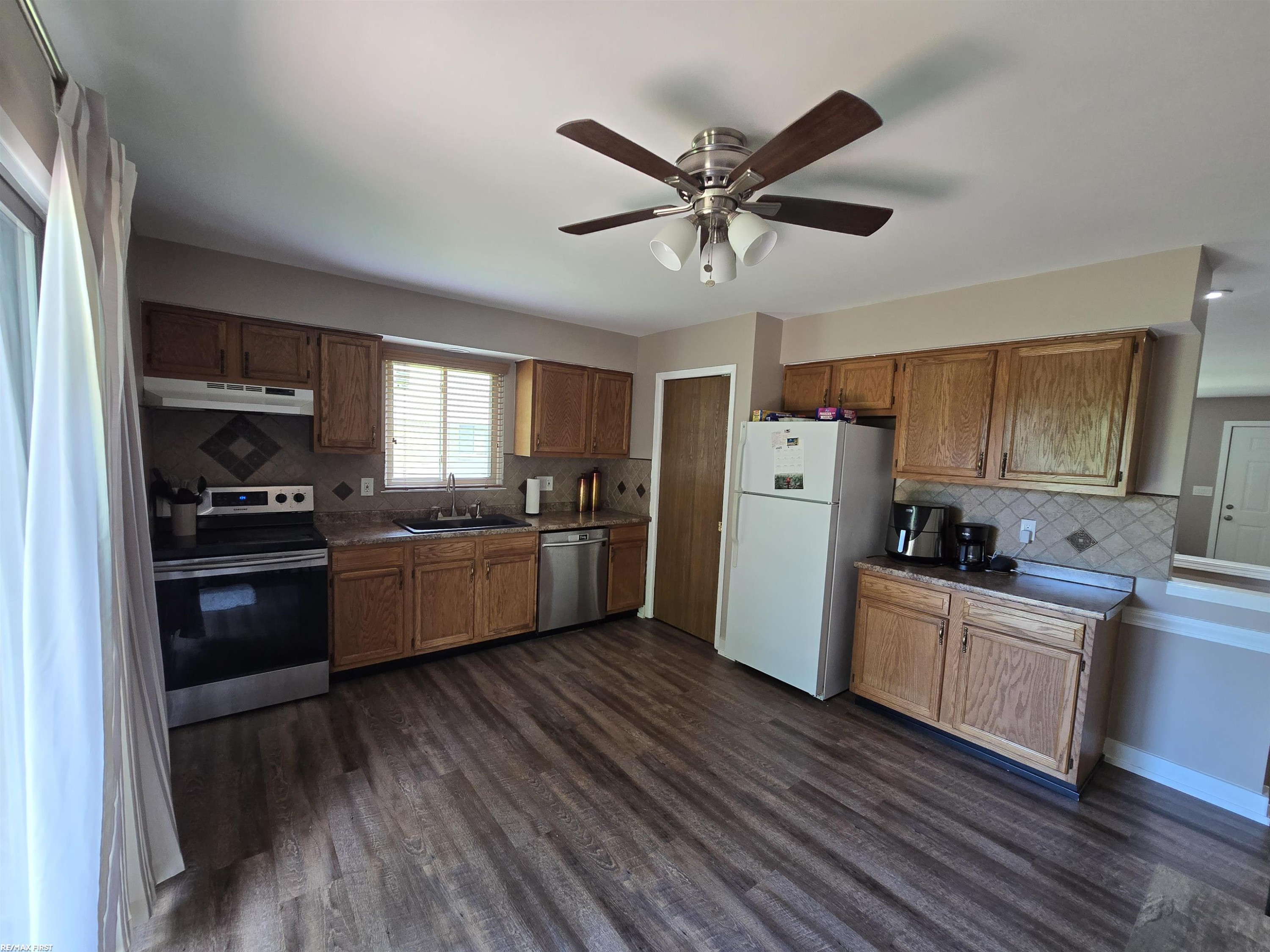 347 Fairgrove Street, MI 48065 — Photo 7