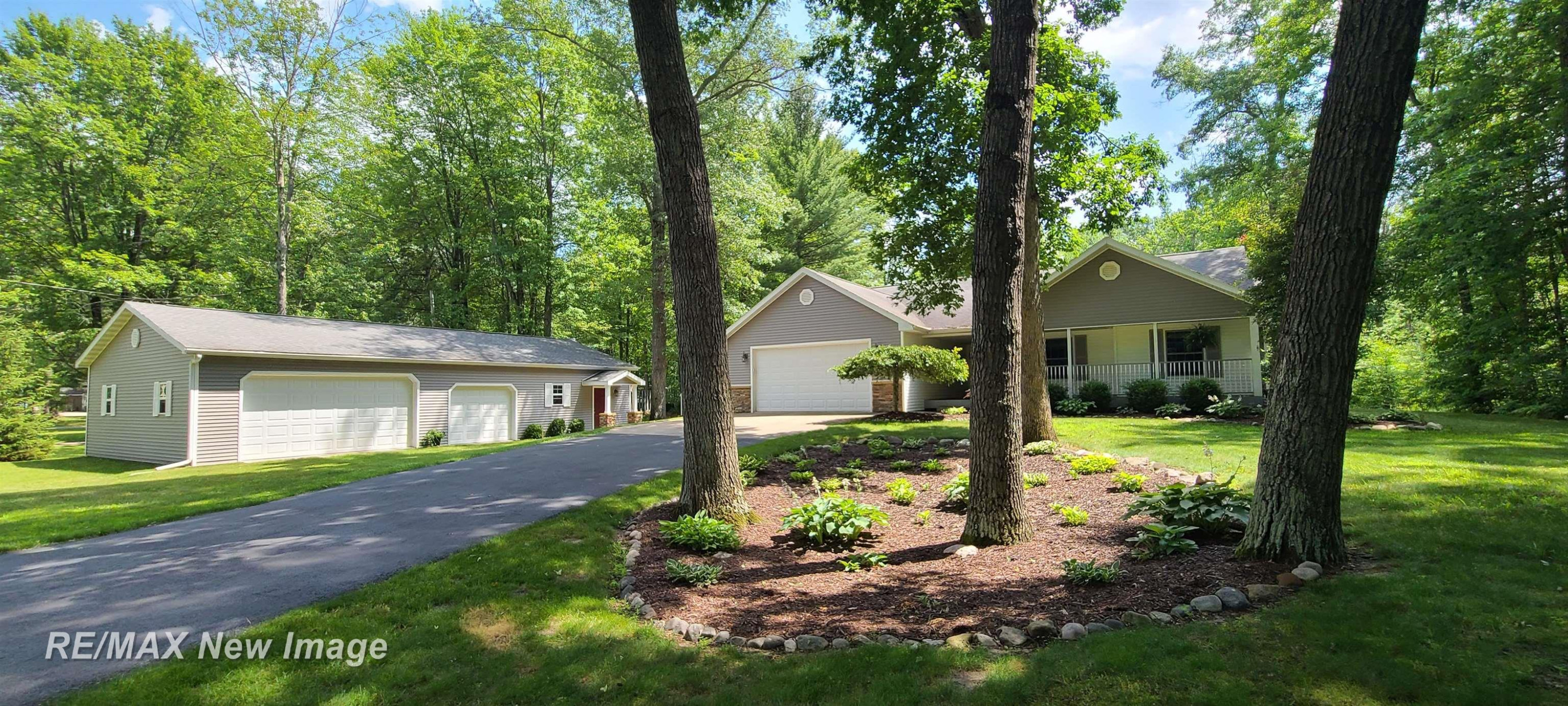 133 W Love Road, Sanford, MI 48657 — Photo 4