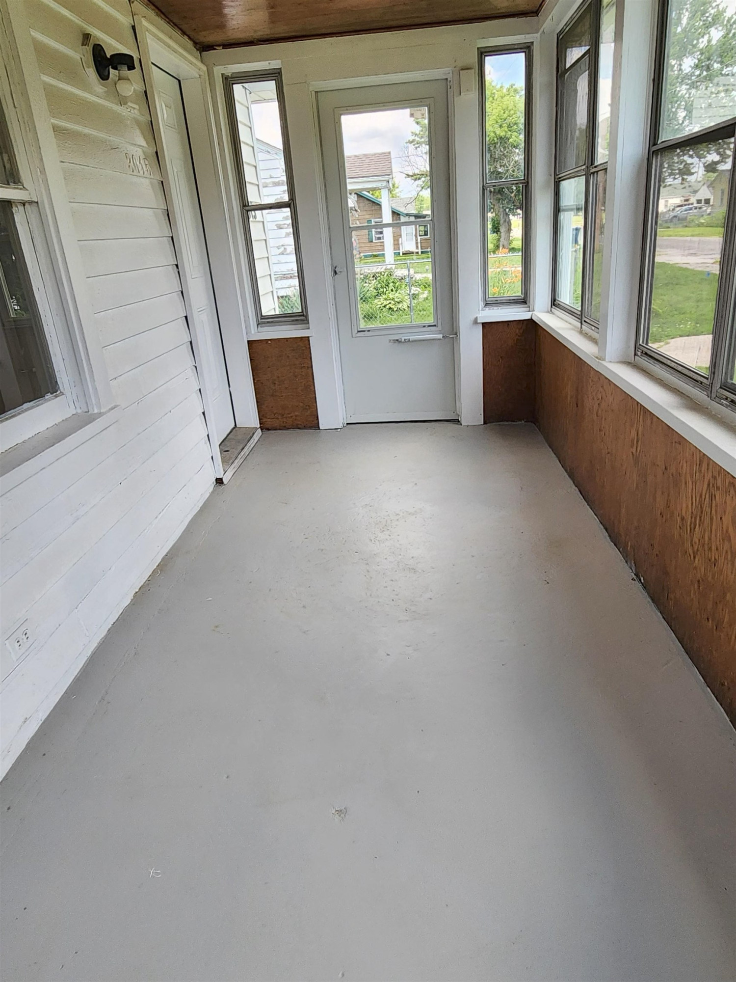 3015 Fairview Street, Saginaw, MI 48601 — Photo 2