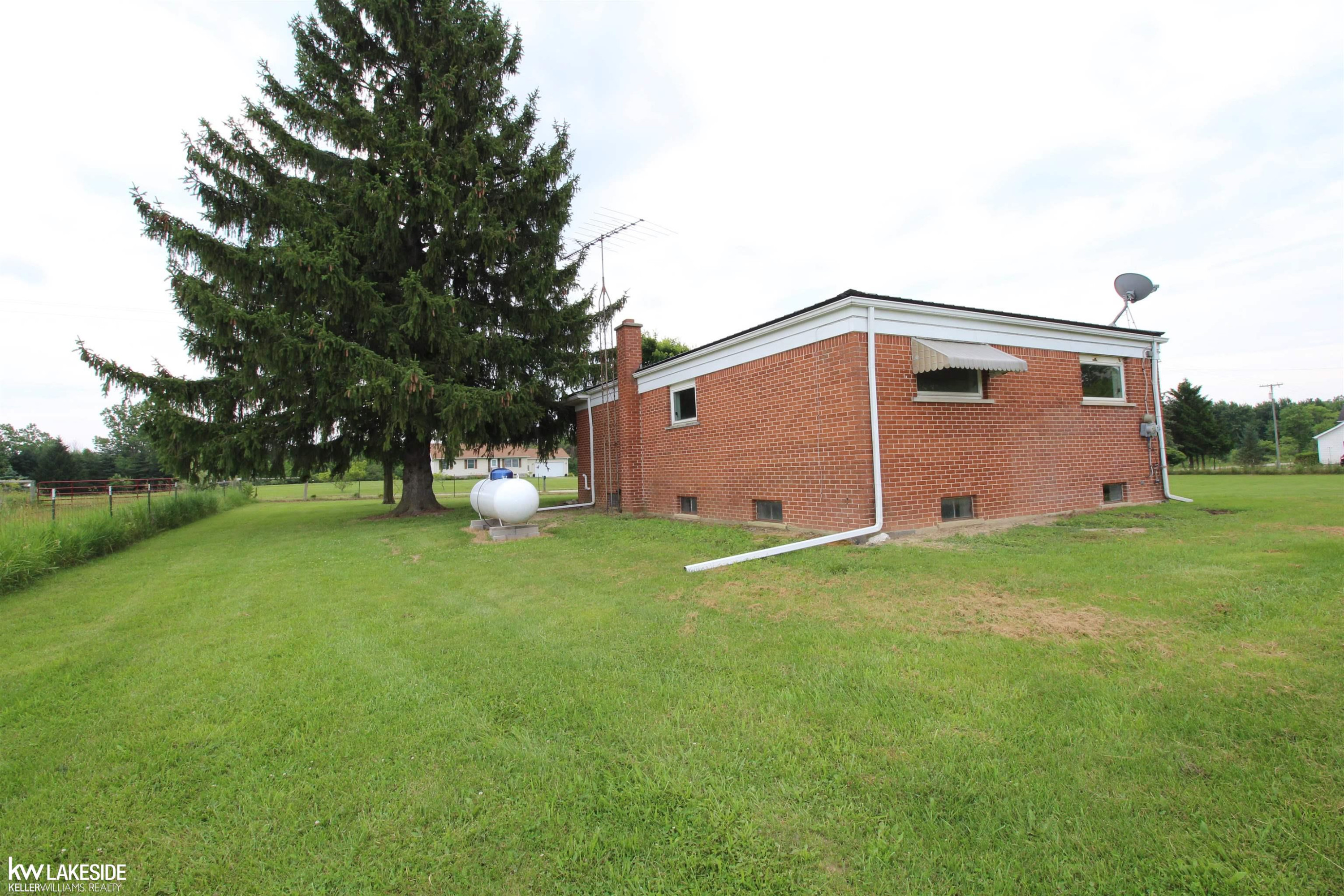 4191 Miller Road, Emmett, MI 48022 — Photo 18