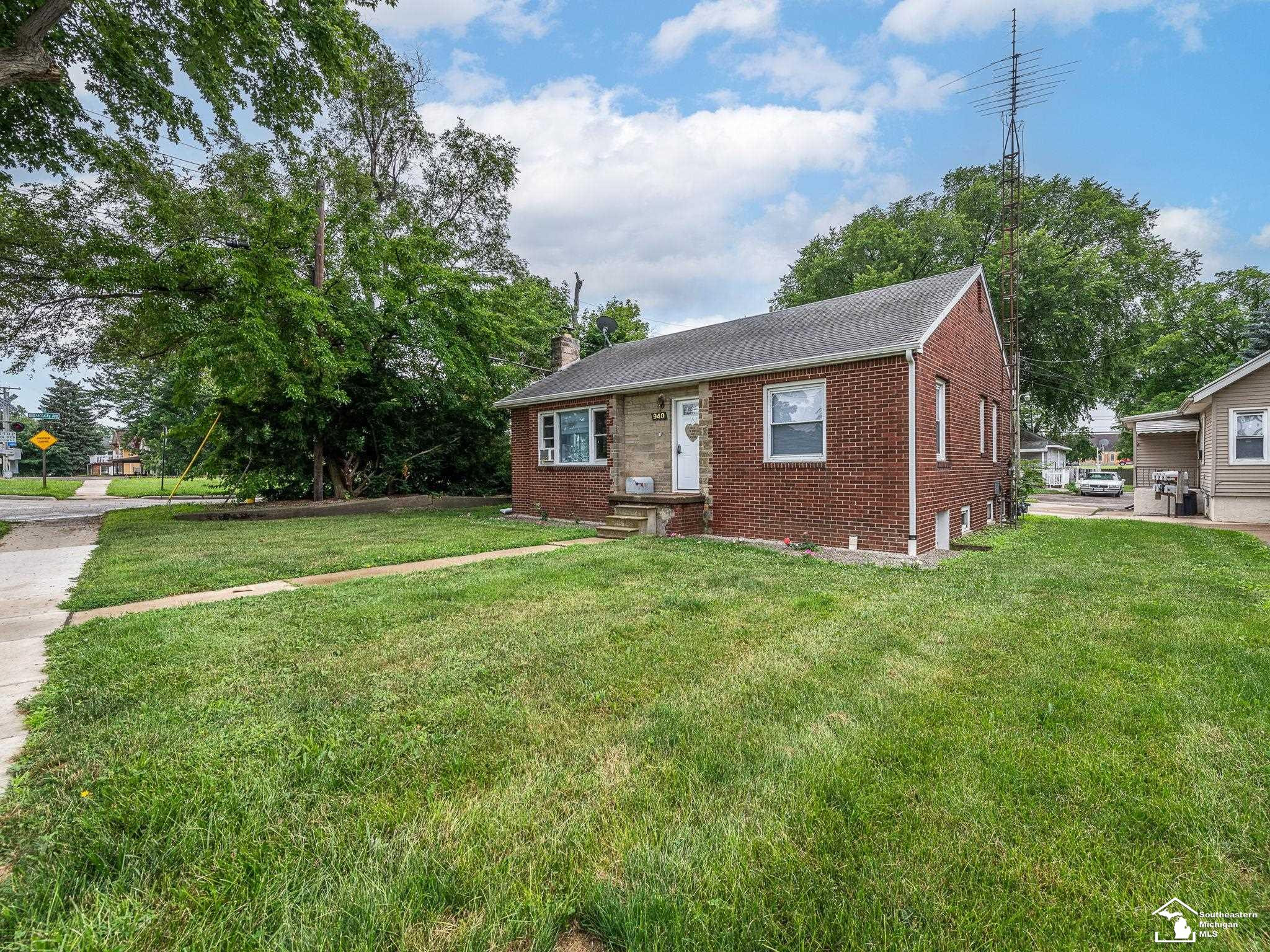 926 E Front Street, Monroe, MI 48161 — Photo 8