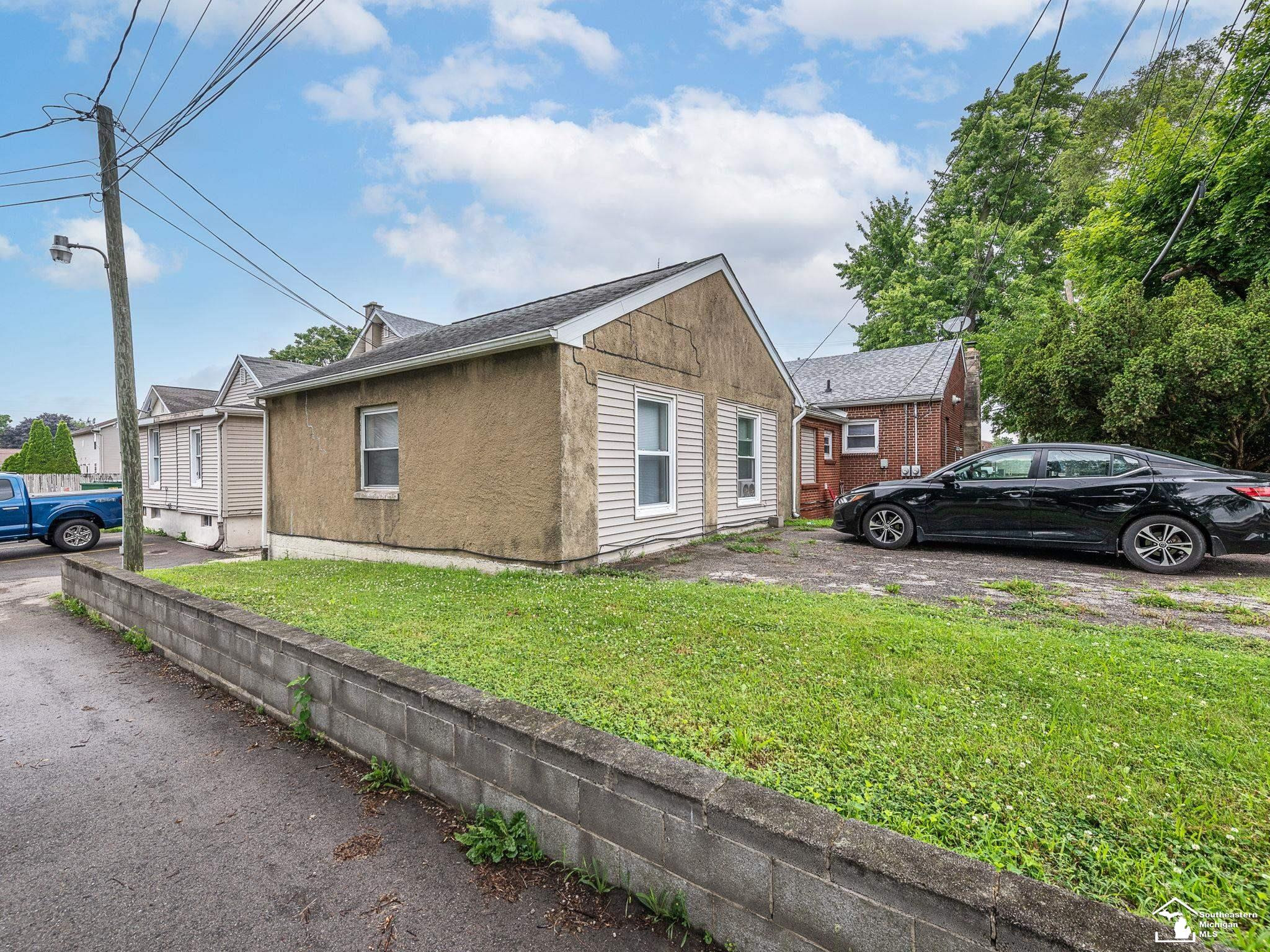 926 E Front Street, Monroe, MI 48161 — Photo 17