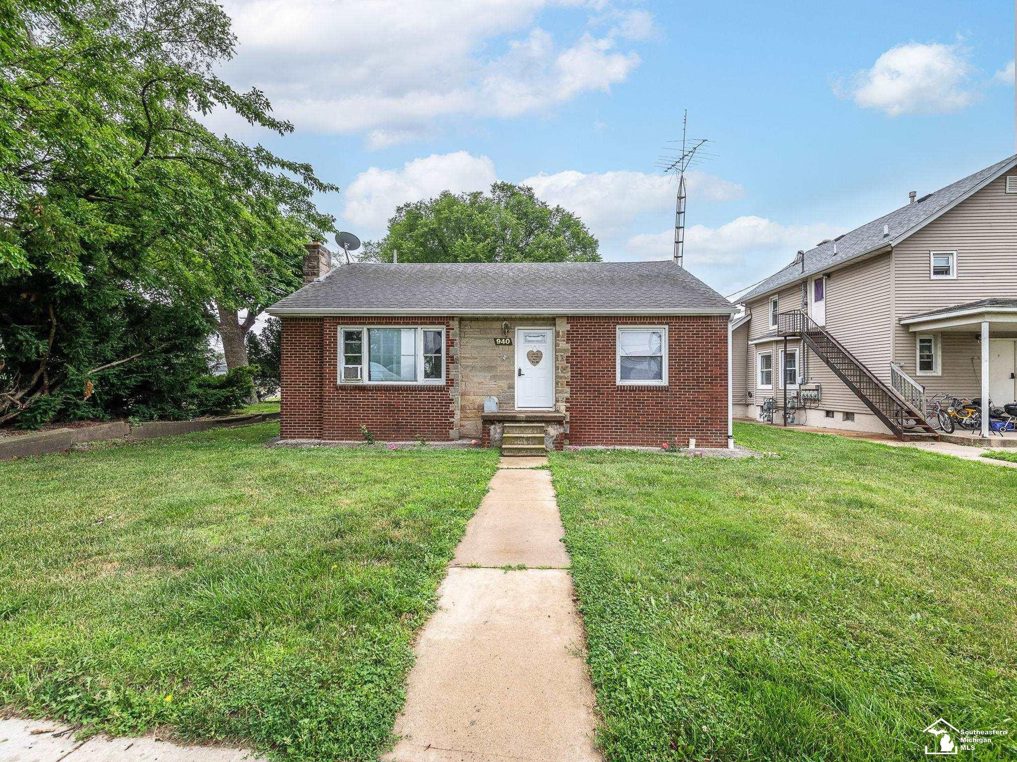 926 E Front Street, Monroe, MI 48161 — Photo 9