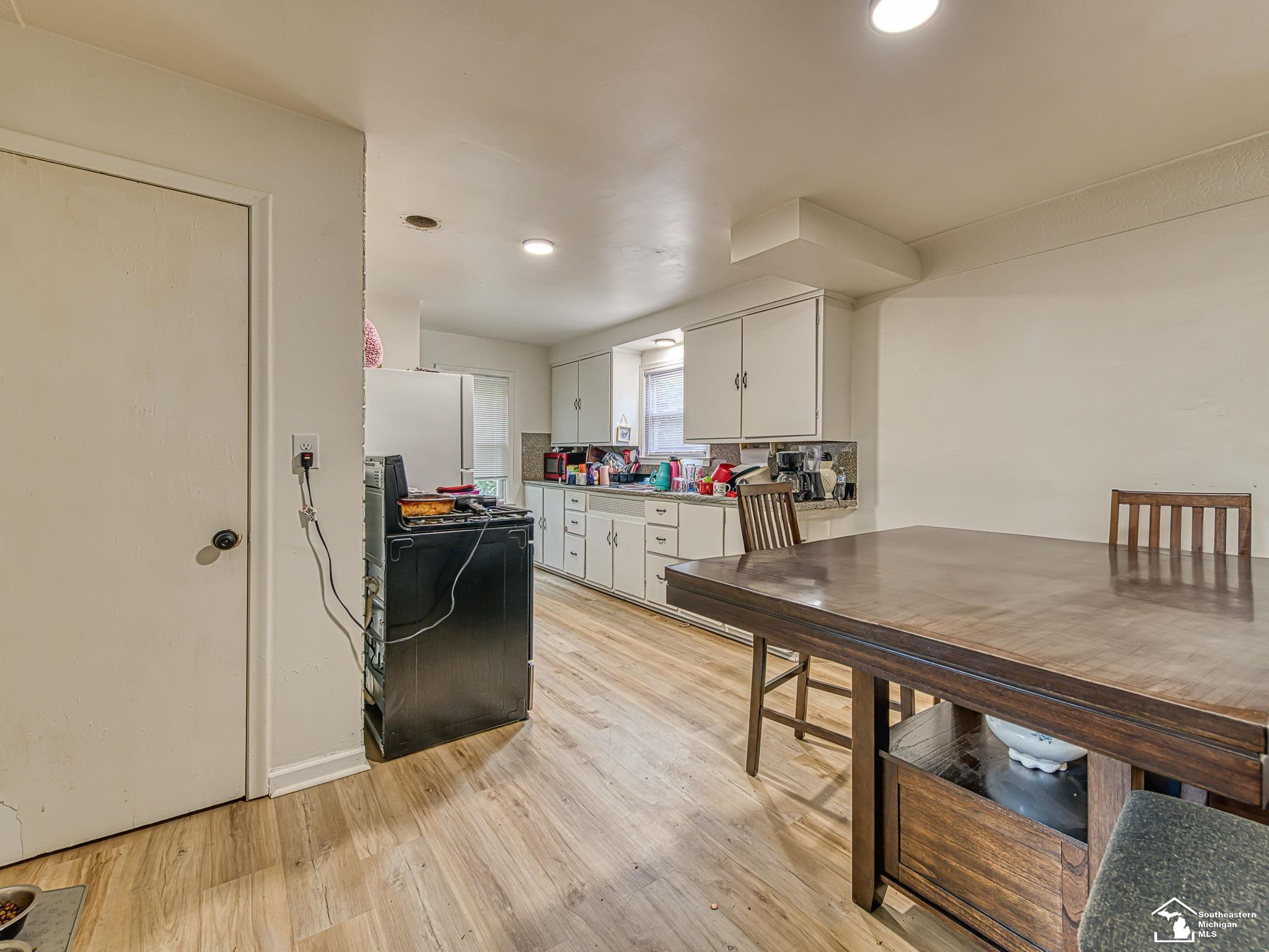 926 E Front Street, Monroe, MI 48161 — Photo 12