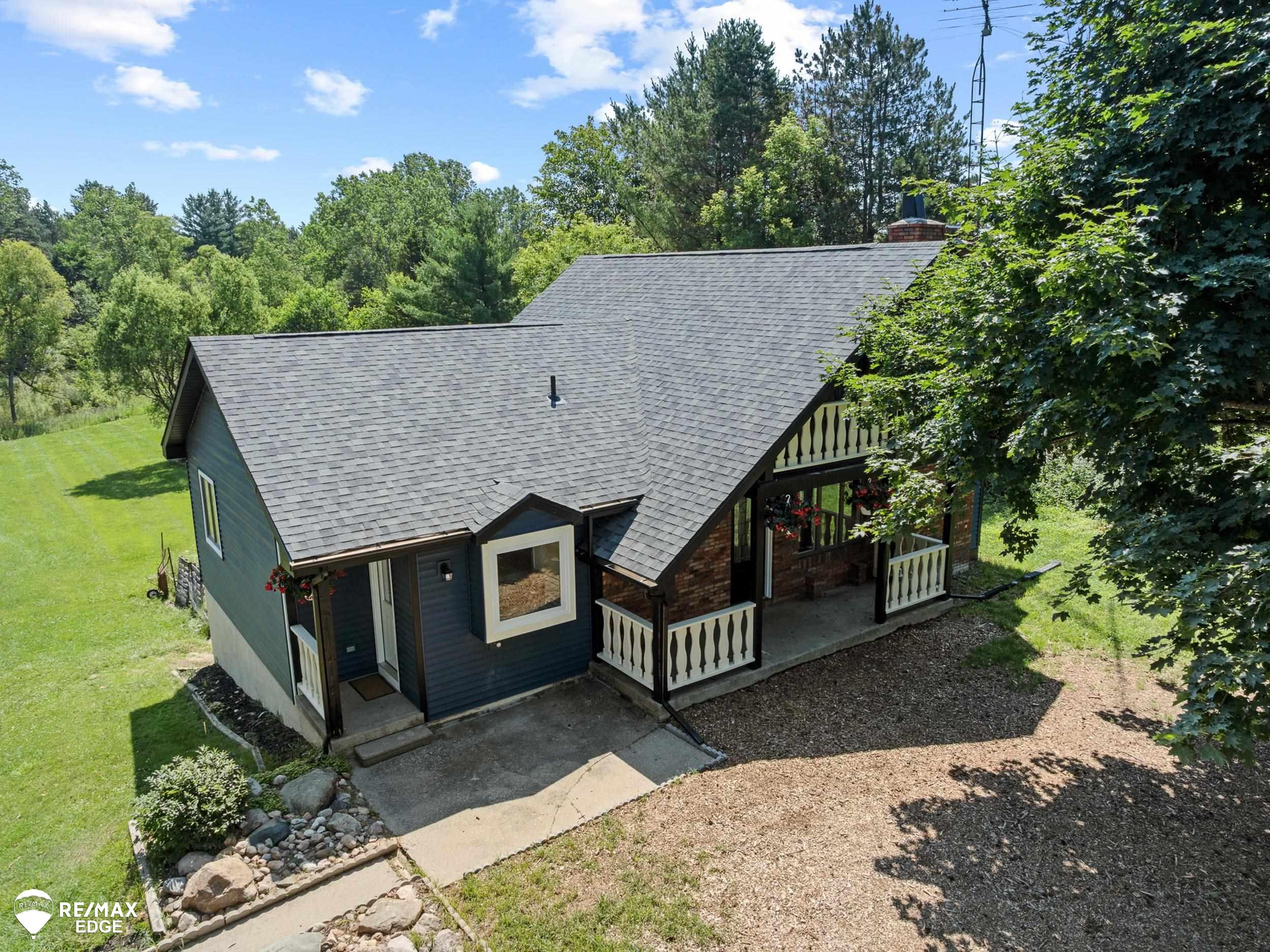11148 Henderson Road, Otisville, MI 48463 — Photo 2