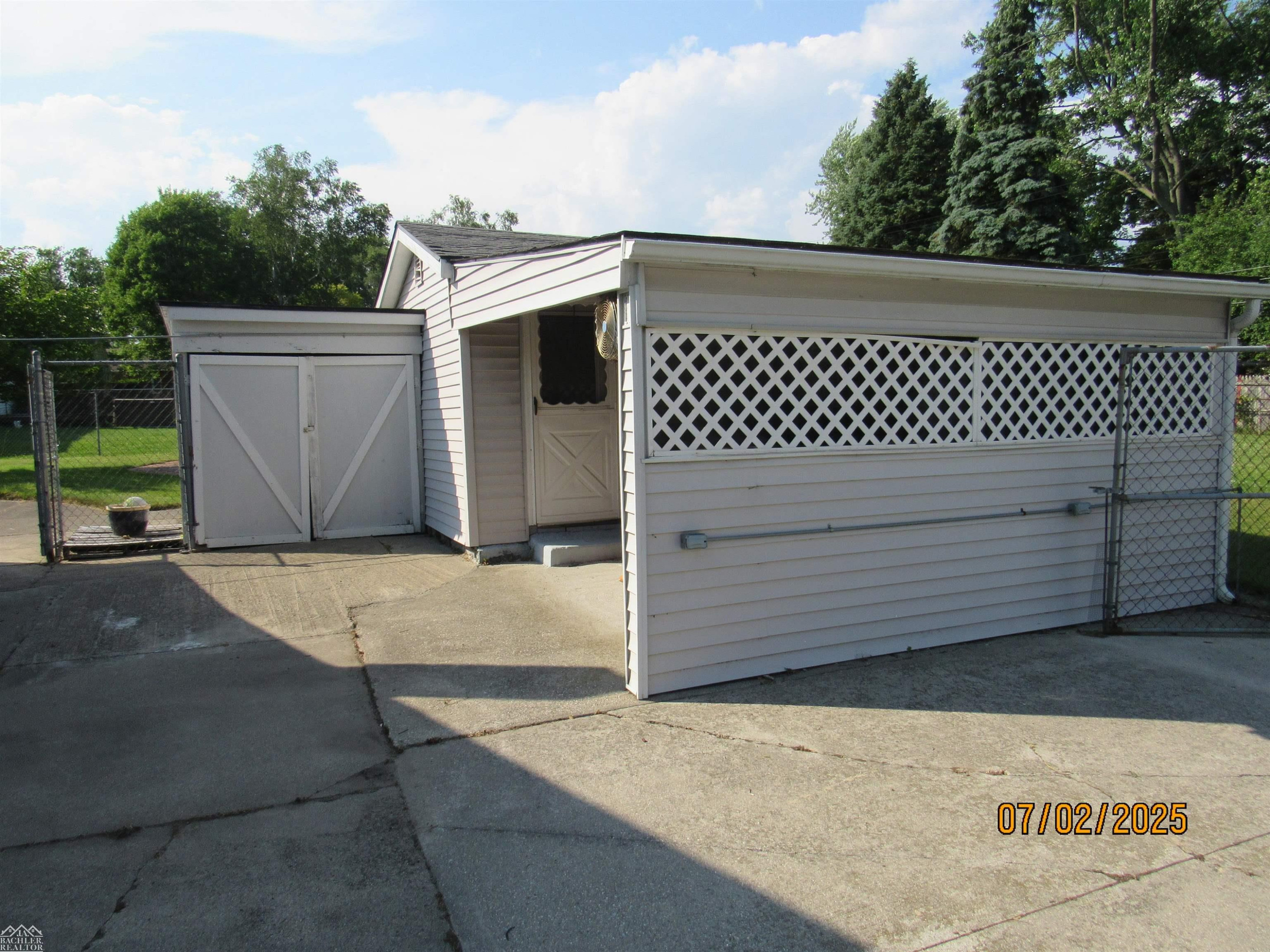 2566 Lewis Drive, Port Huron, MI 48060 — Photo 37
