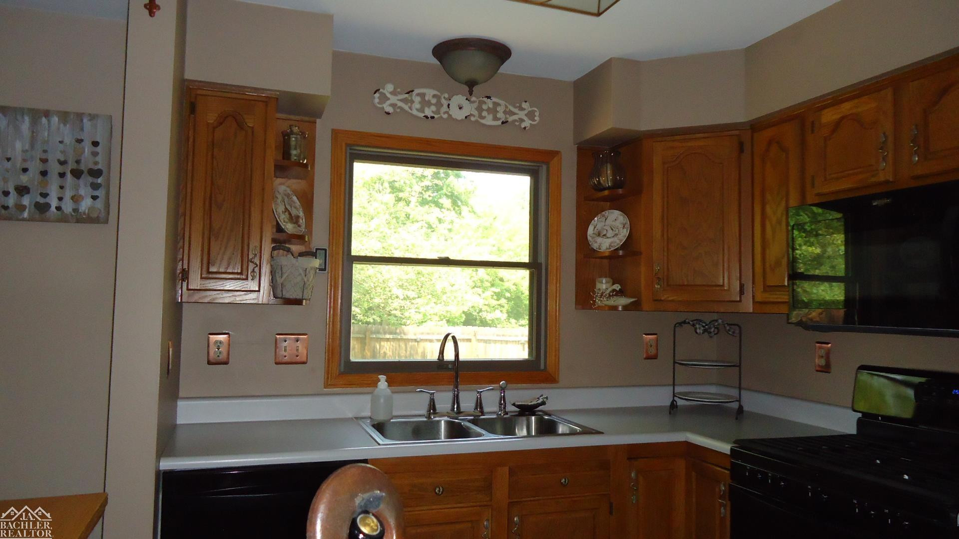 618 Mattison Street, MI — Photo 29