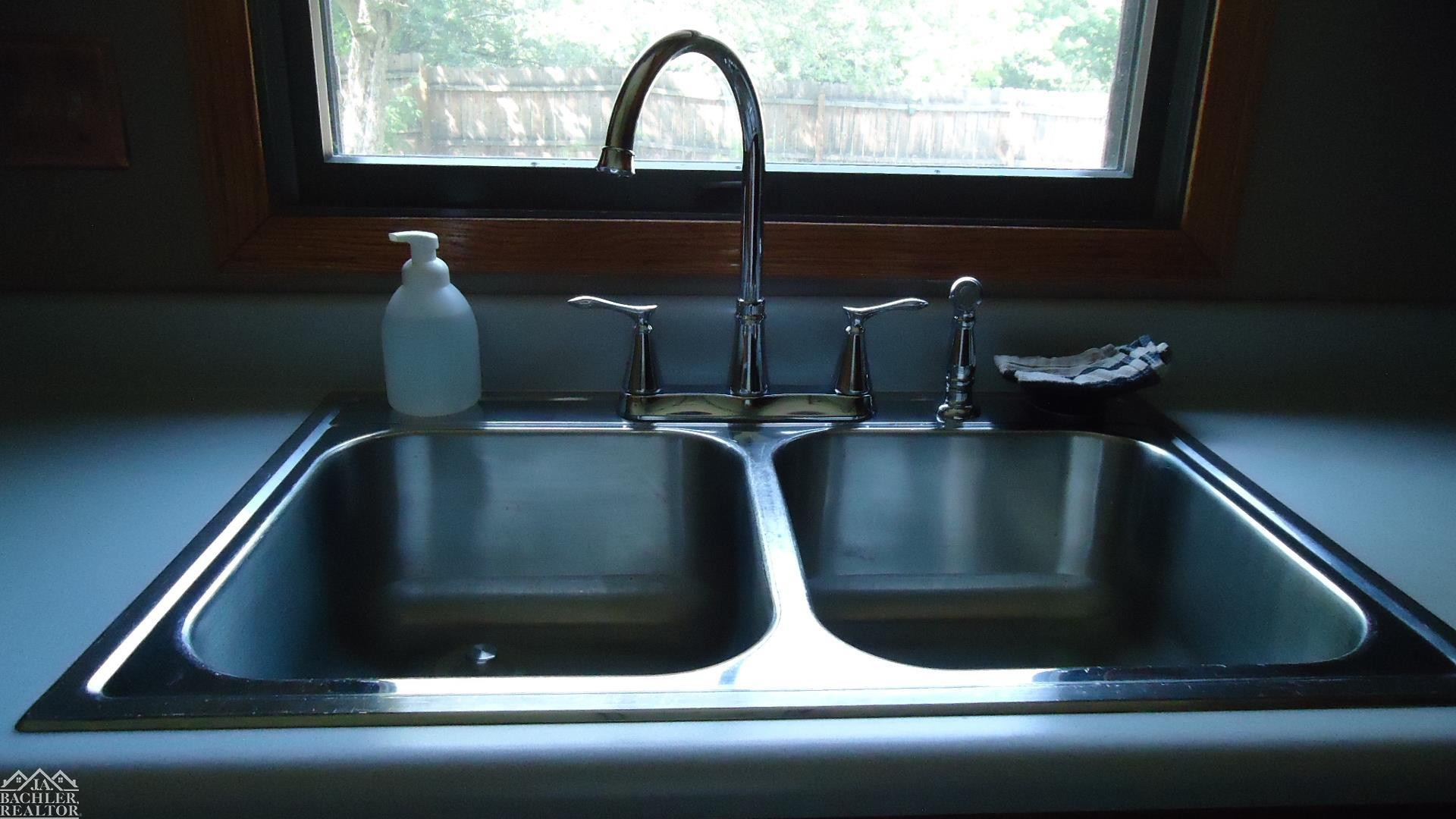 618 Mattison Street, MI — Photo 32