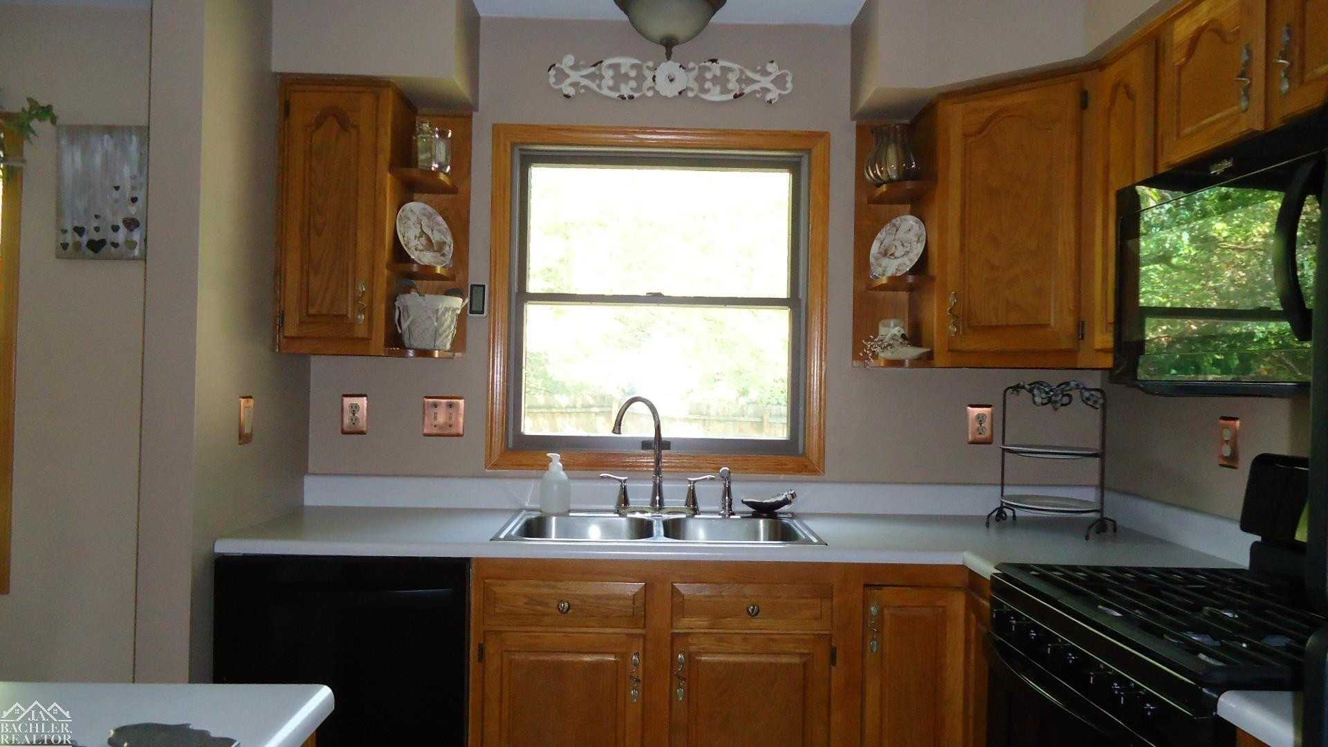 618 Mattison Street, MI — Photo 33