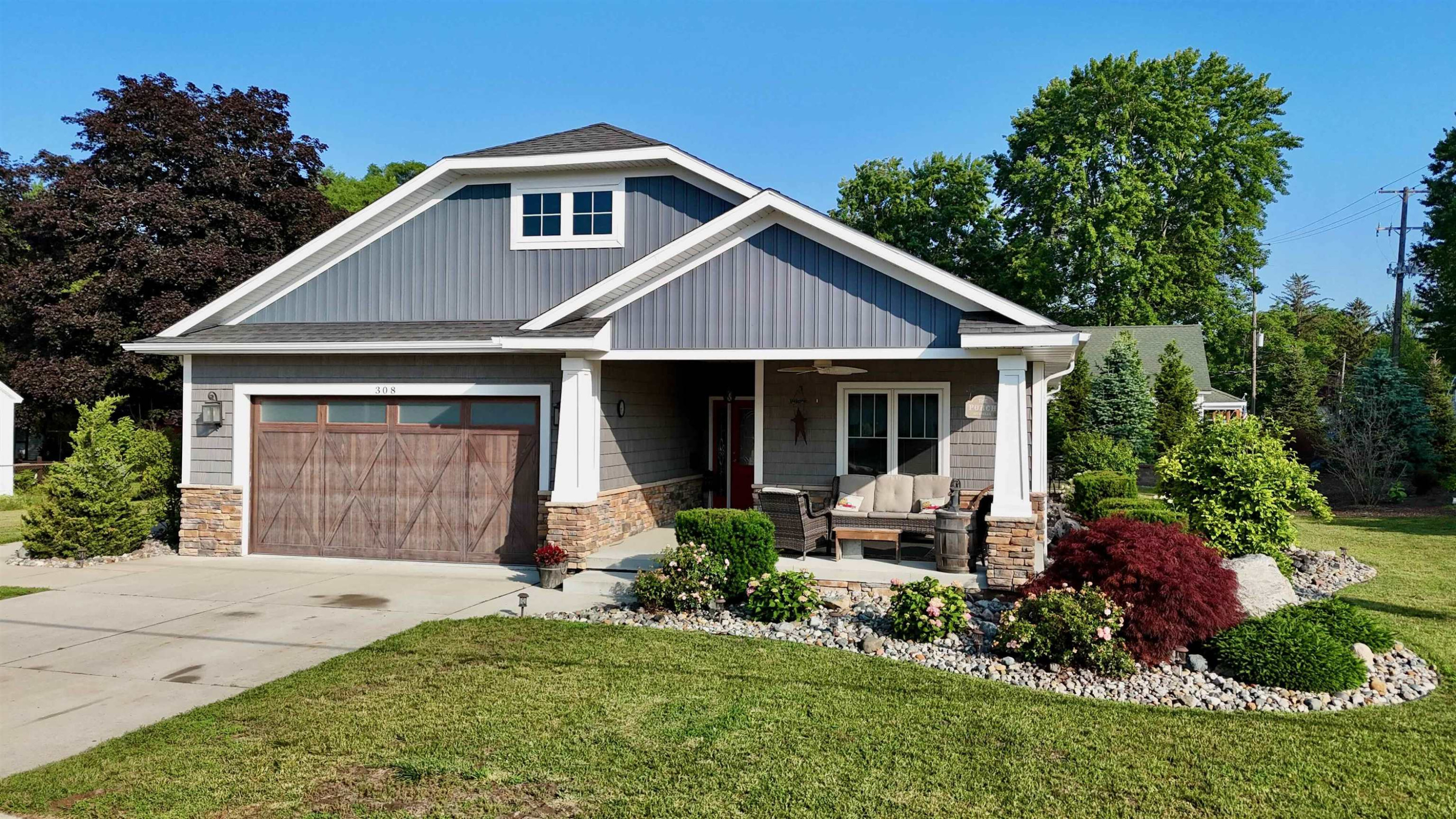 308 W Hosmer Street, Saint Charles, MI 48655 — front exterior