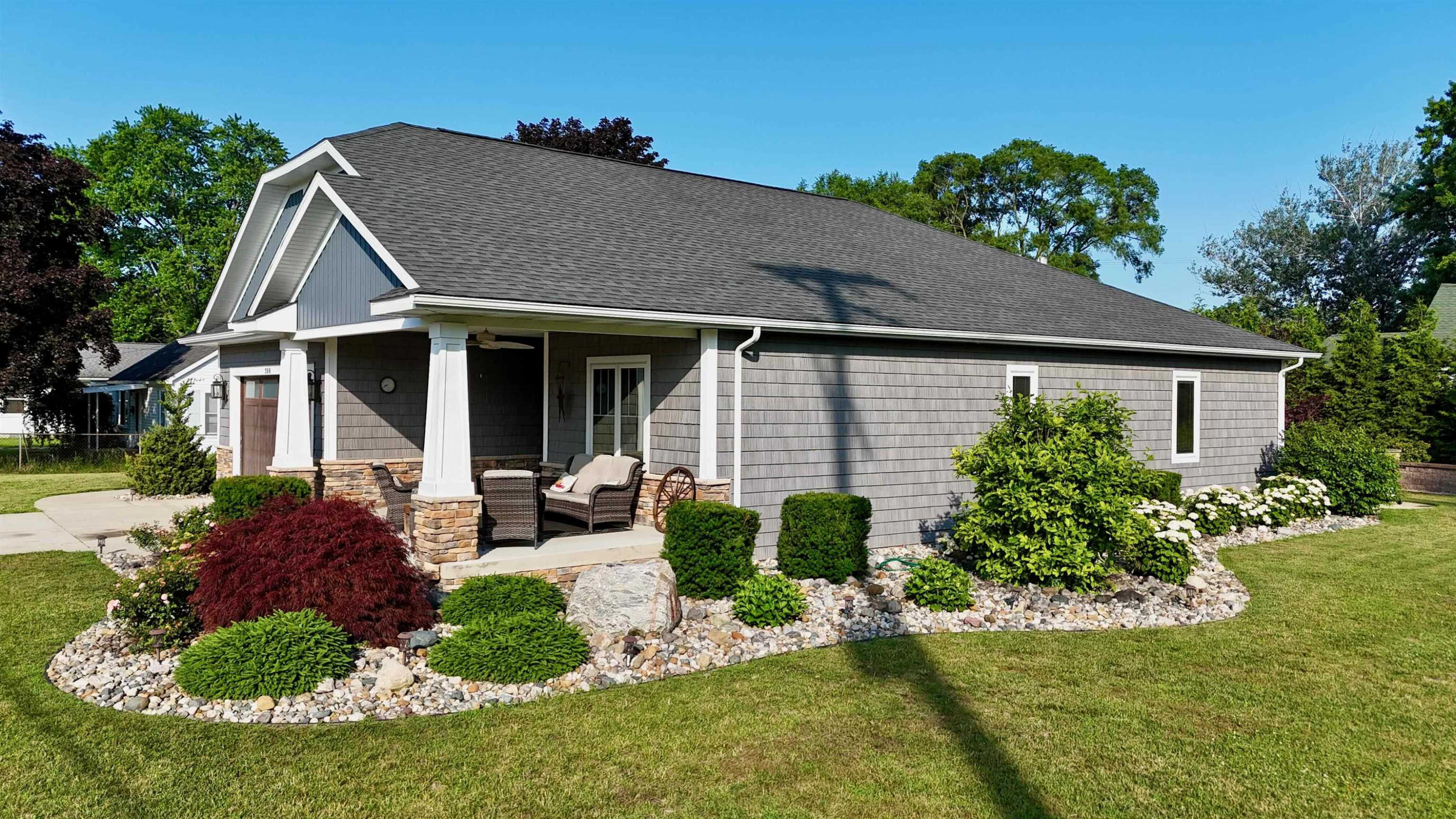 308 W Hosmer Street, Saint Charles, MI 48655 — Photo 2