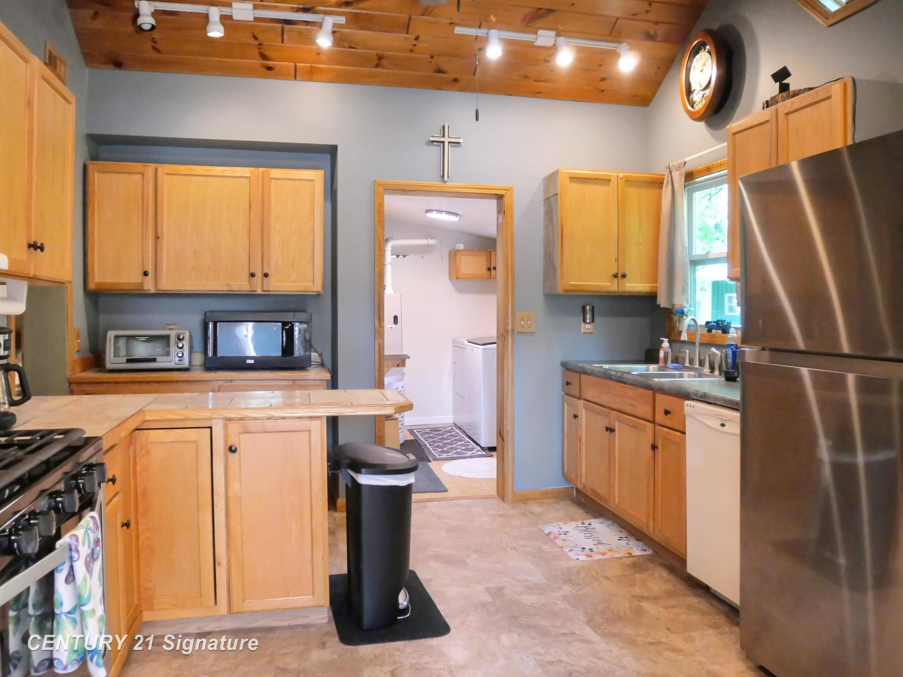 6538 Tower Line Street, Hope, MI 48628 — Photo 3
