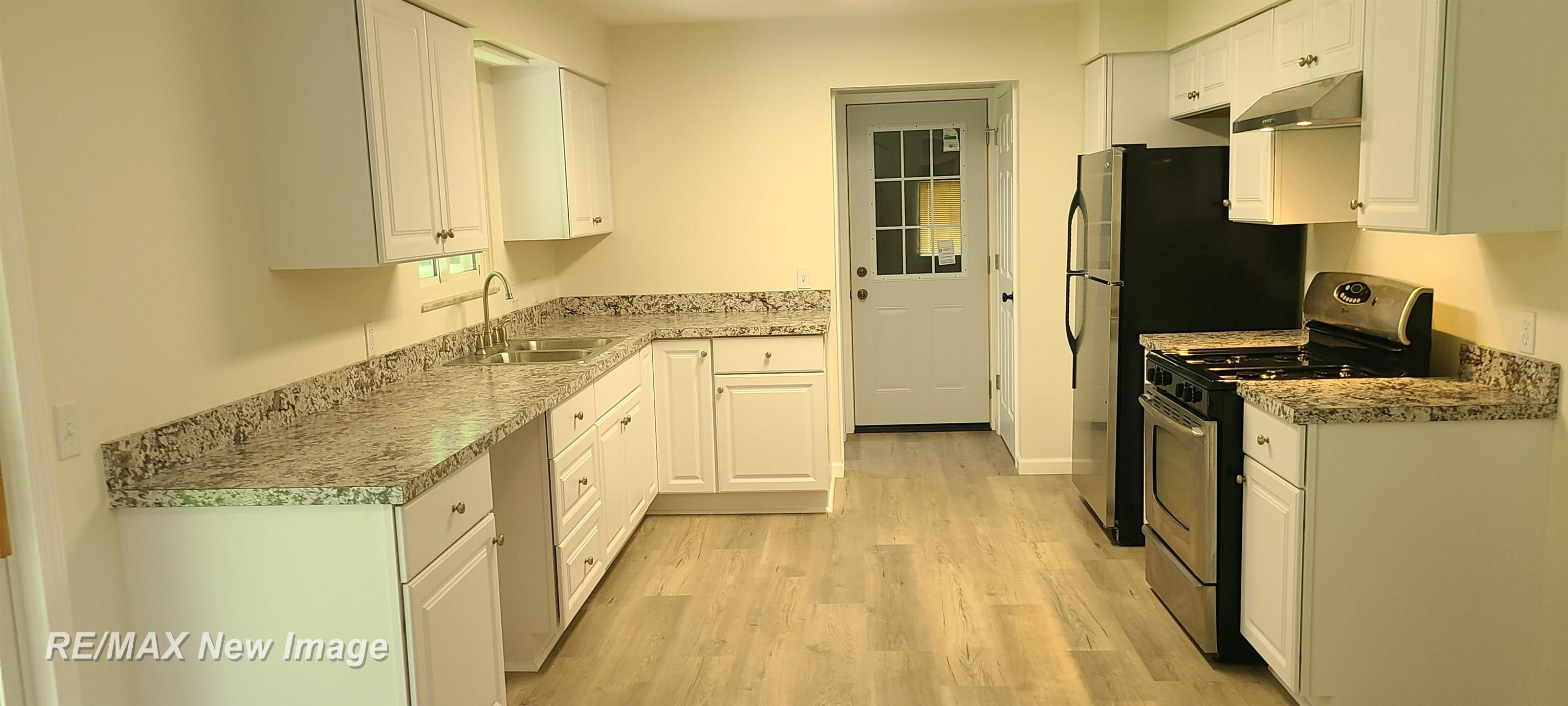 4404 Eastport Drive, Bridgeport, MI 48722 — Photo 8