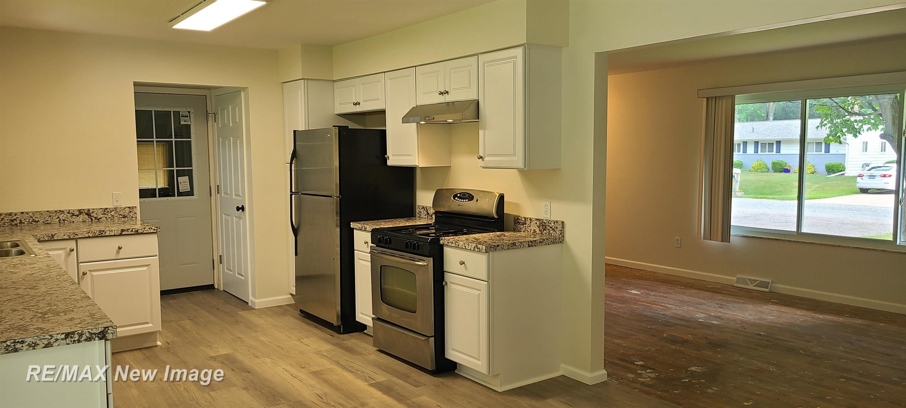 4404 Eastport Drive, Bridgeport, MI 48722 — Photo 10