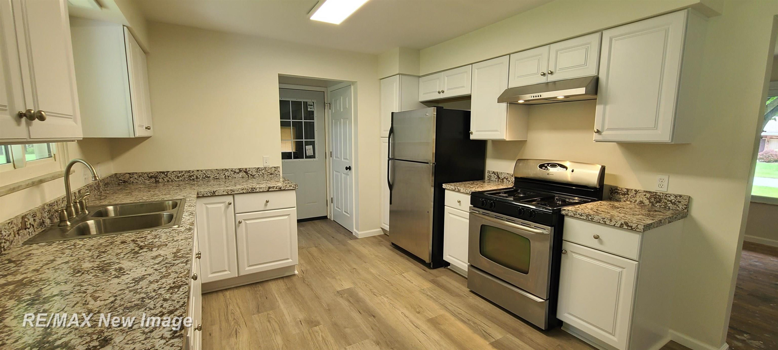 4404 Eastport Drive, Bridgeport, MI 48722 — Photo 11