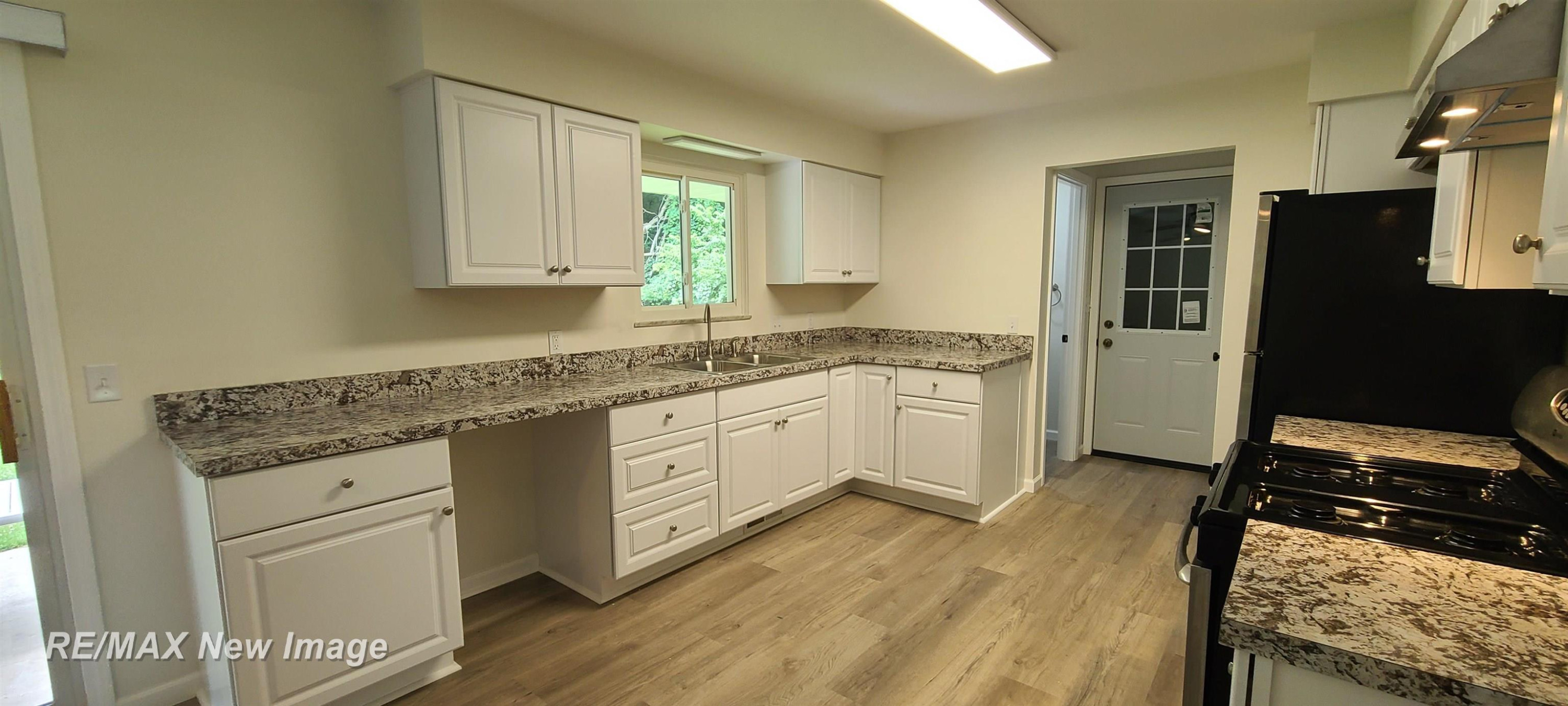 4404 Eastport Drive, Bridgeport, MI 48722 — Photo 12