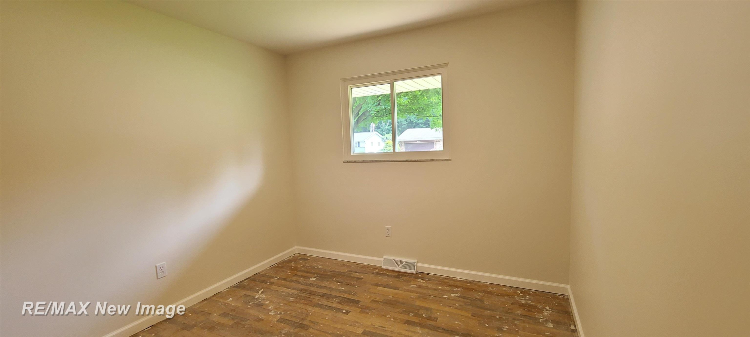4404 Eastport Drive, Bridgeport, MI 48722 — Photo 16