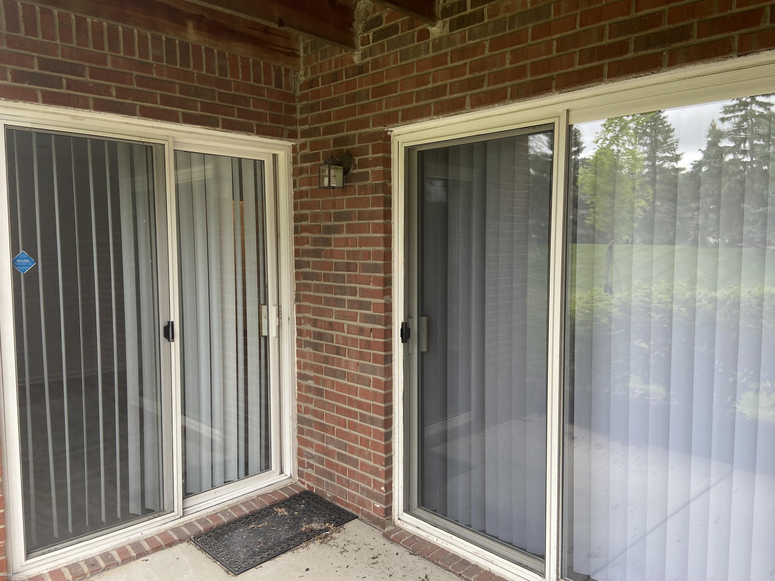 4652 Berkshire Drive, Sterling Heights, MI 48314 — Photo 4