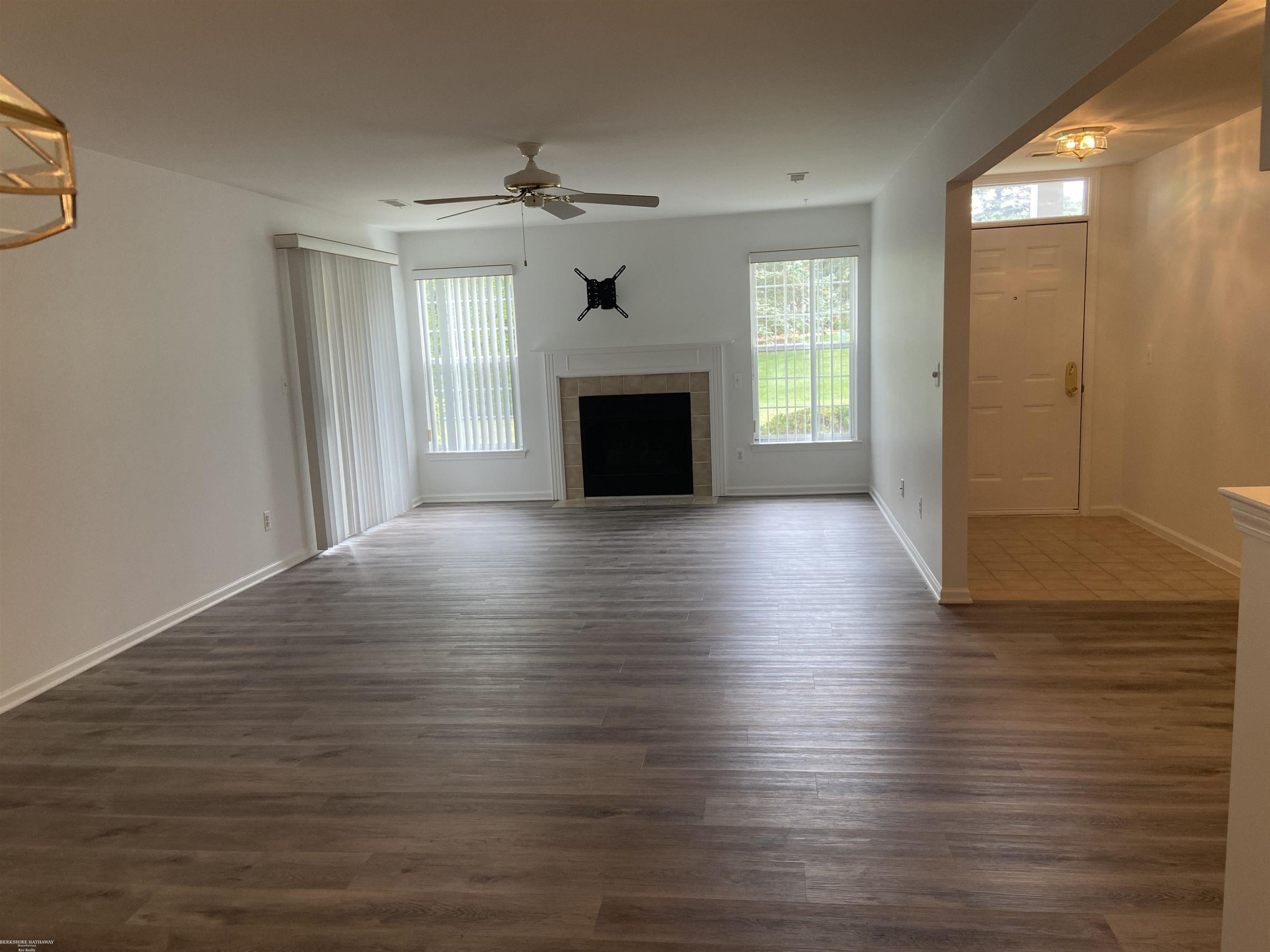 4652 Berkshire Drive, Sterling Heights, MI 48314 — Photo 9