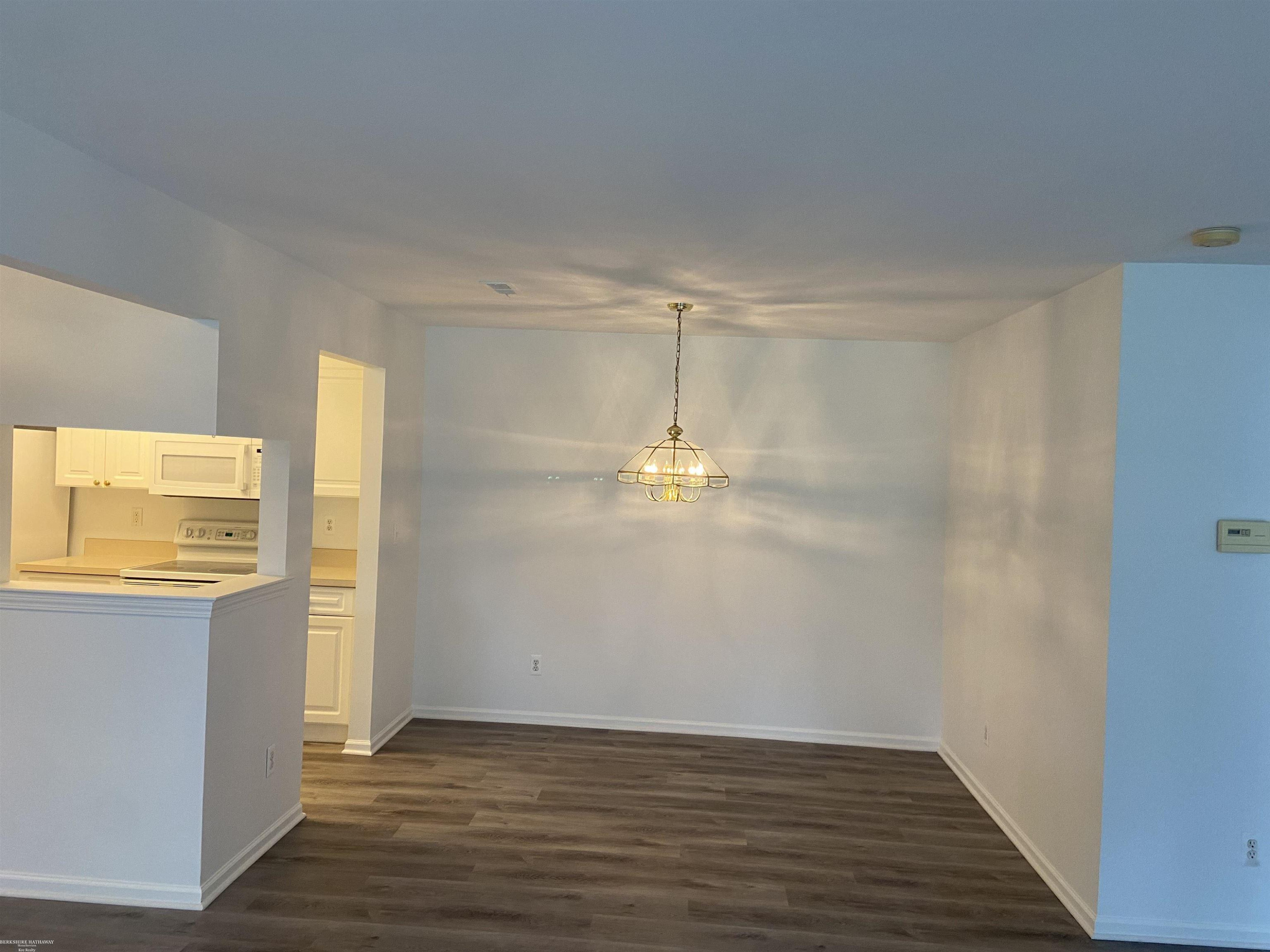 4652 Berkshire Drive, Sterling Heights, MI 48314 — Photo 13