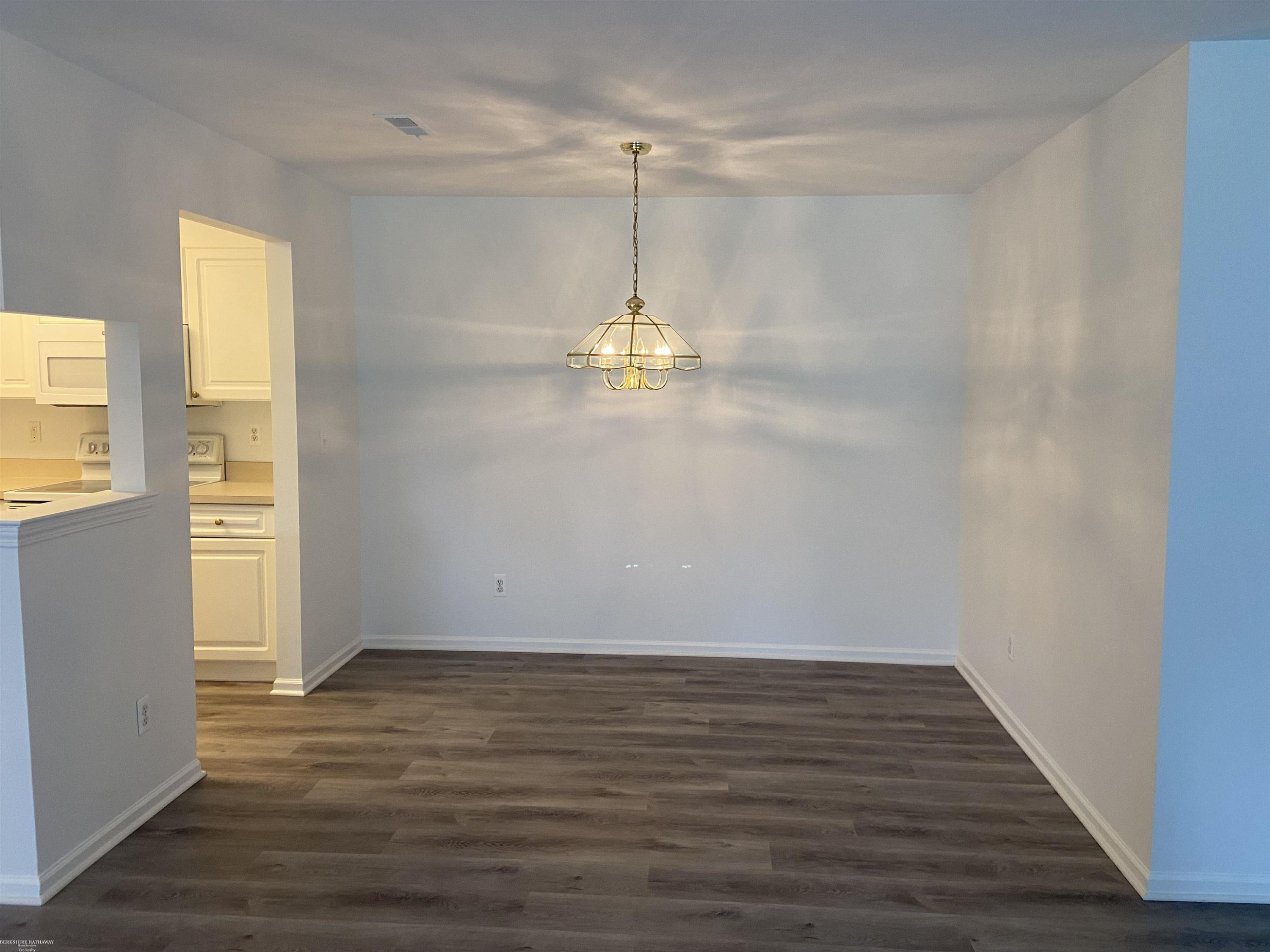 4652 Berkshire Drive, Sterling Heights, MI 48314 — Photo 14