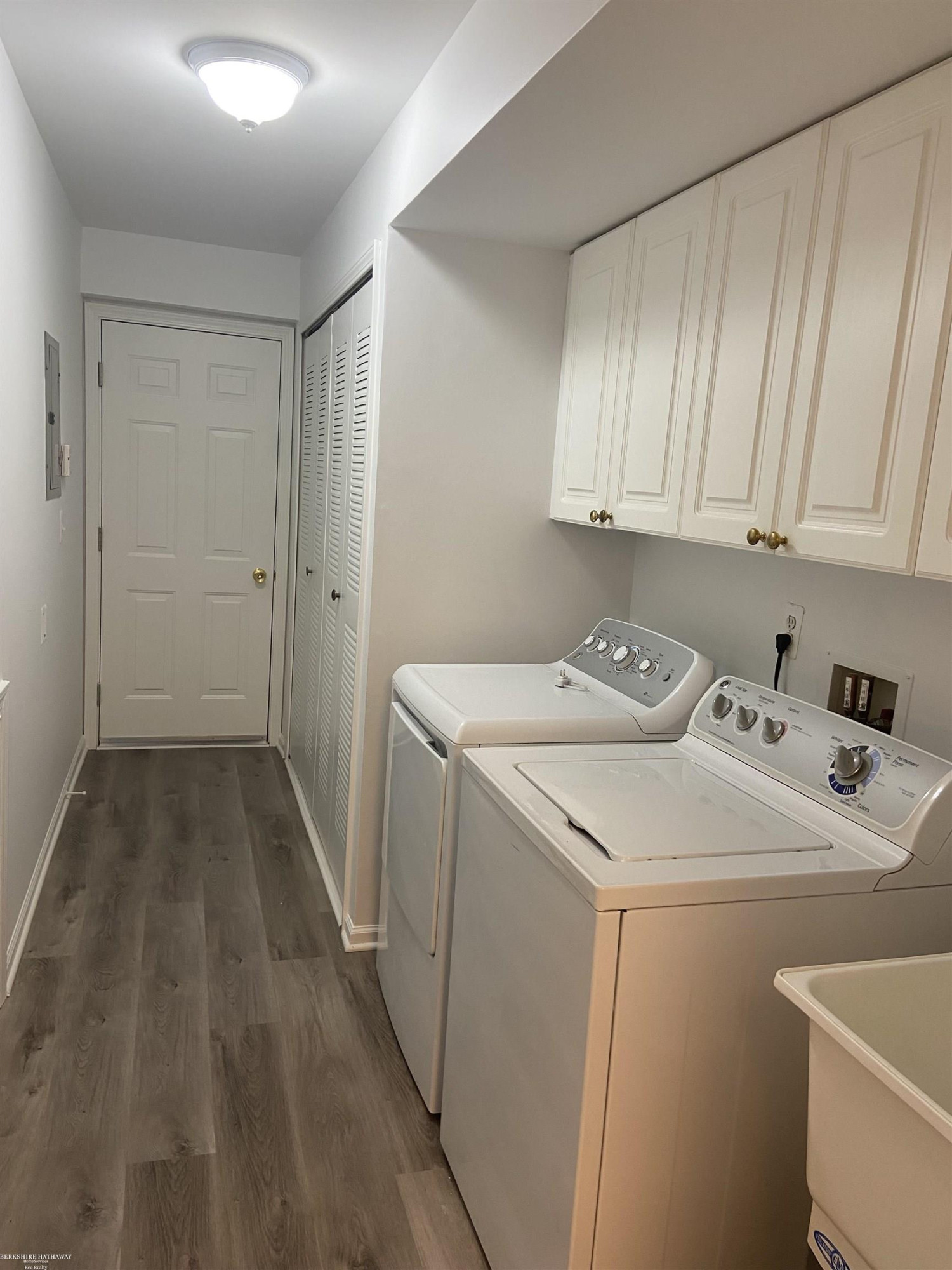 4652 Berkshire Drive, Sterling Heights, MI 48314 — Photo 18
