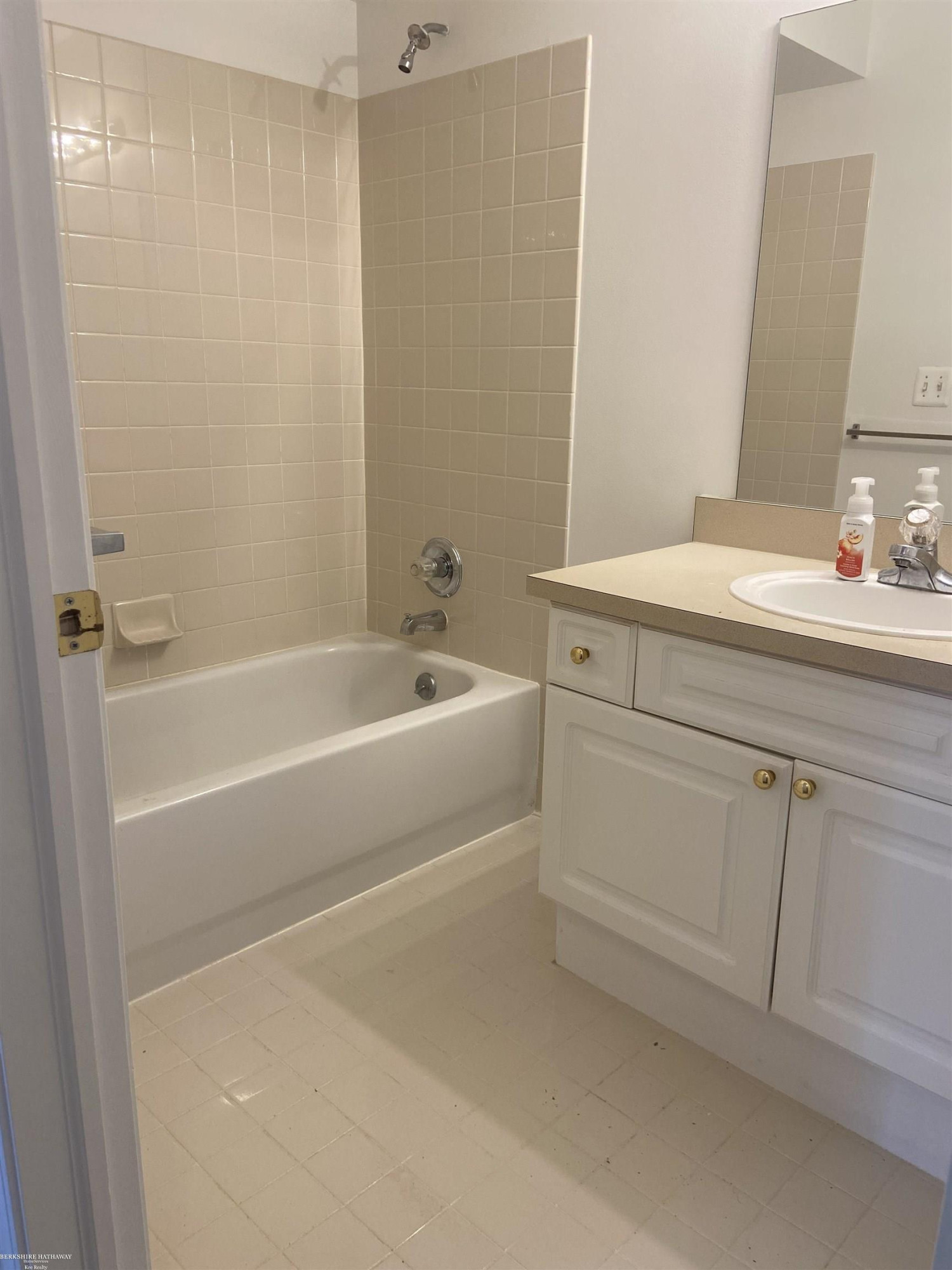 4652 Berkshire Drive, Sterling Heights, MI 48314 — Photo 21