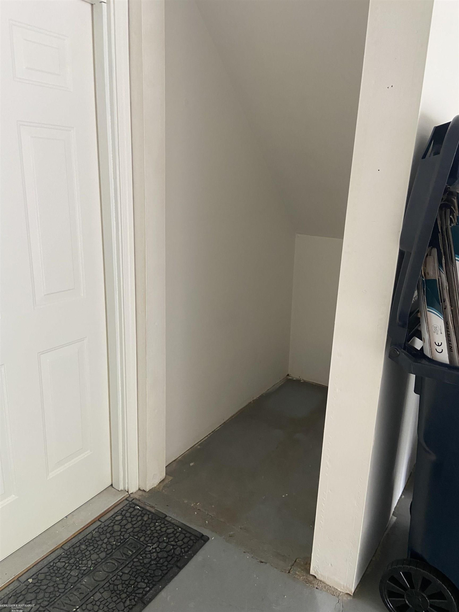 4652 Berkshire Drive, Sterling Heights, MI 48314 — Photo 26
