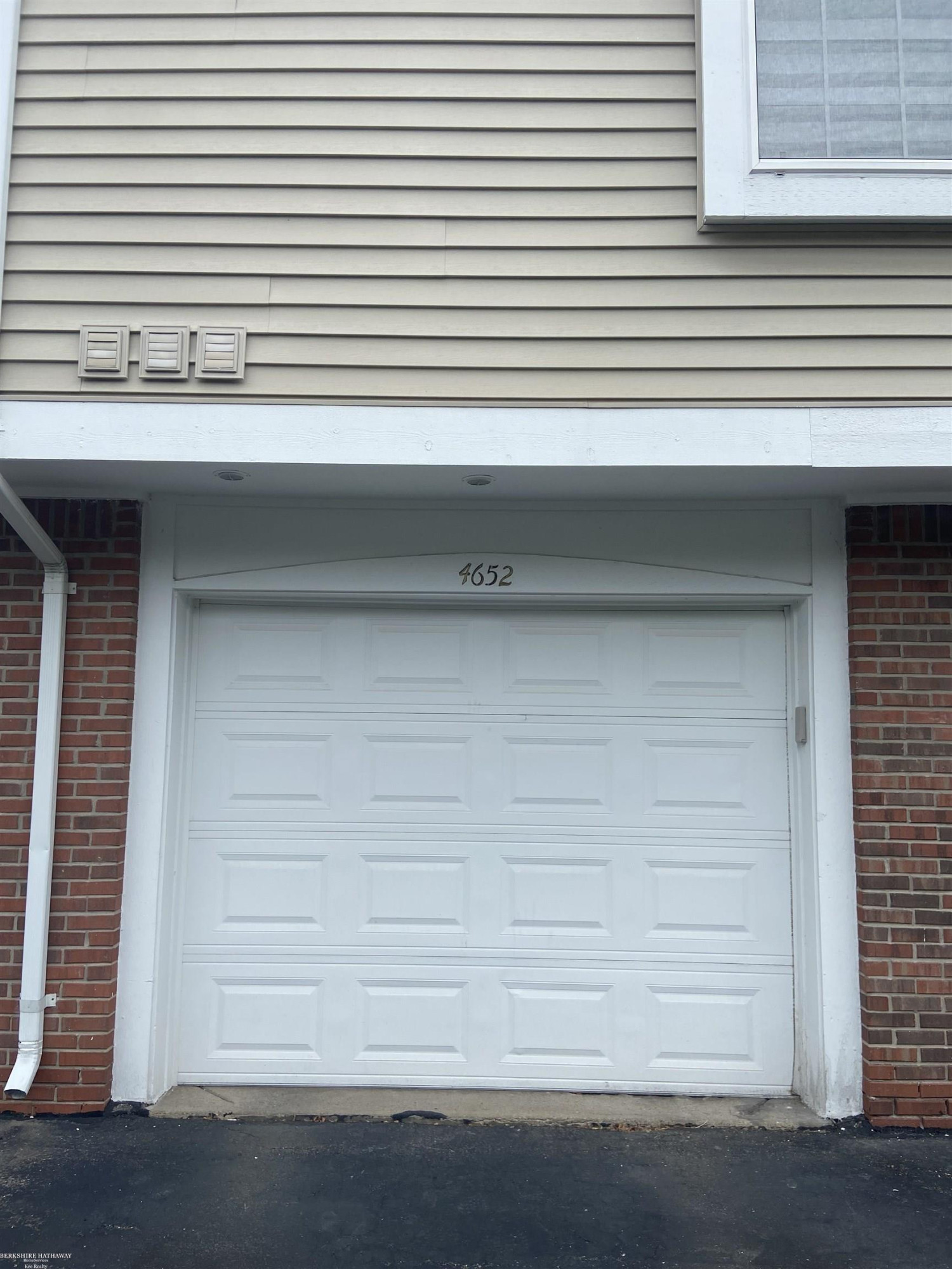 4652 Berkshire Drive, Sterling Heights, MI 48314 — Photo 31