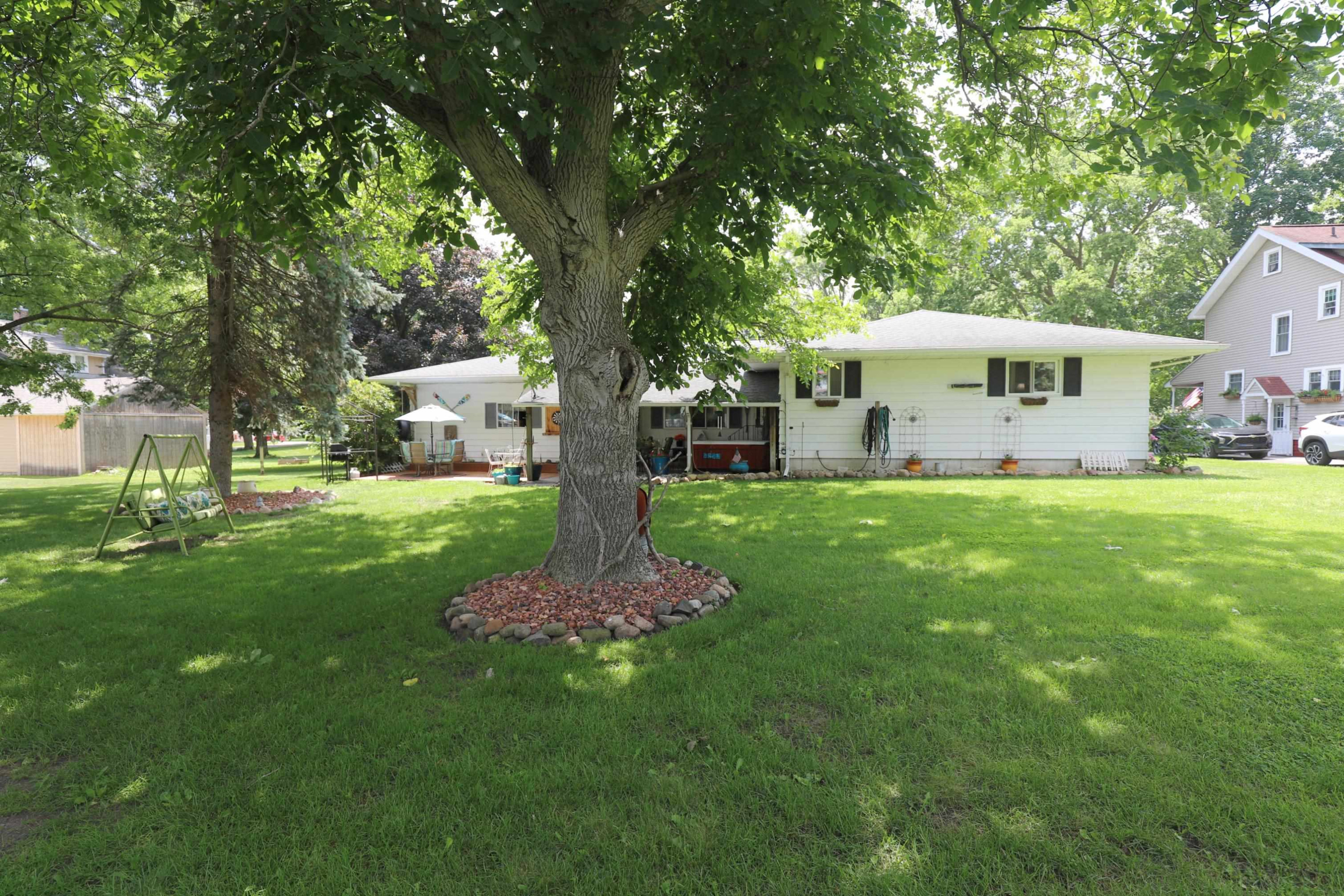 9425 Butternut Street, New Lothrop, MI 48460 — Photo 28