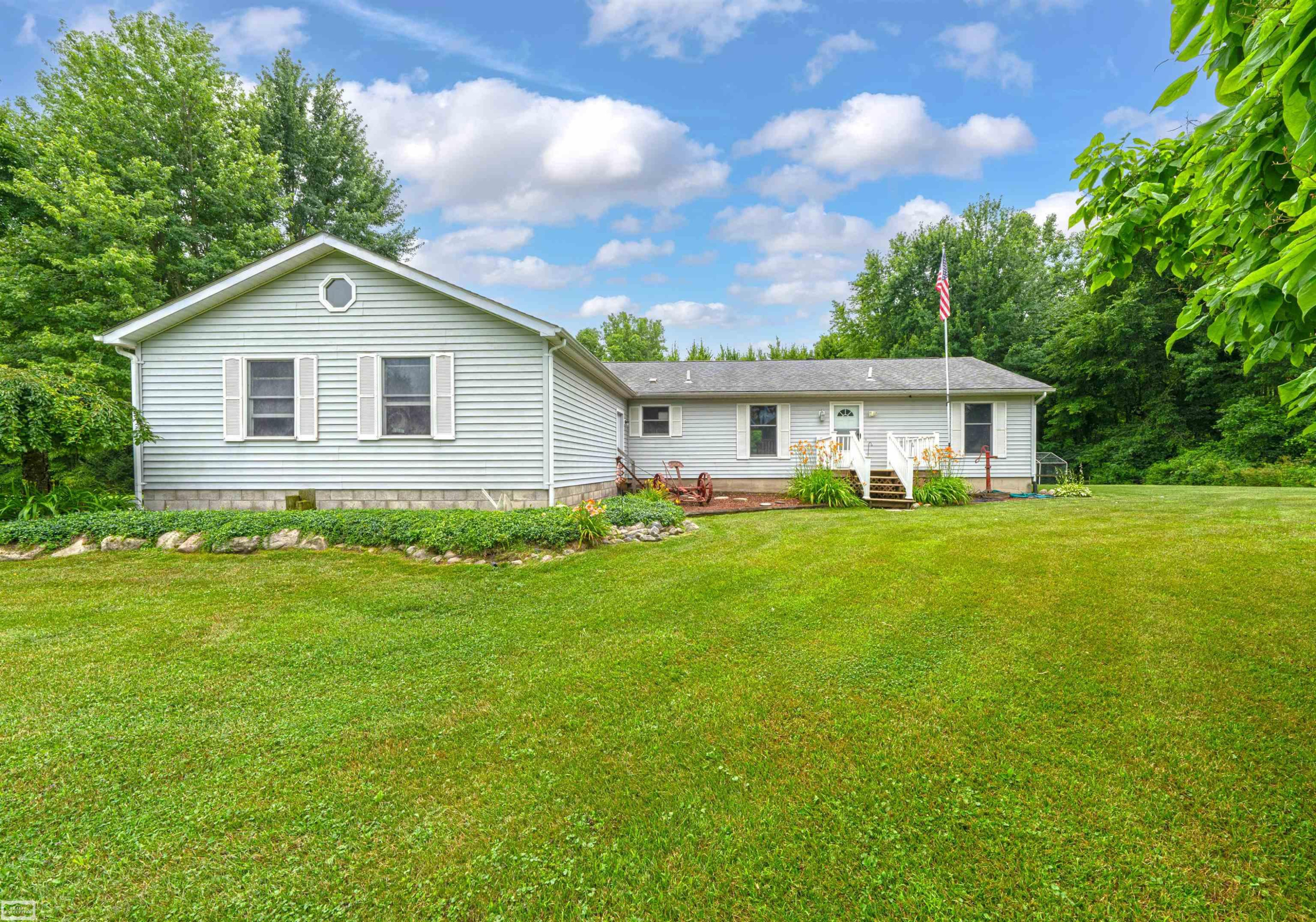 6219 Short Cut Road, MI — front exterior