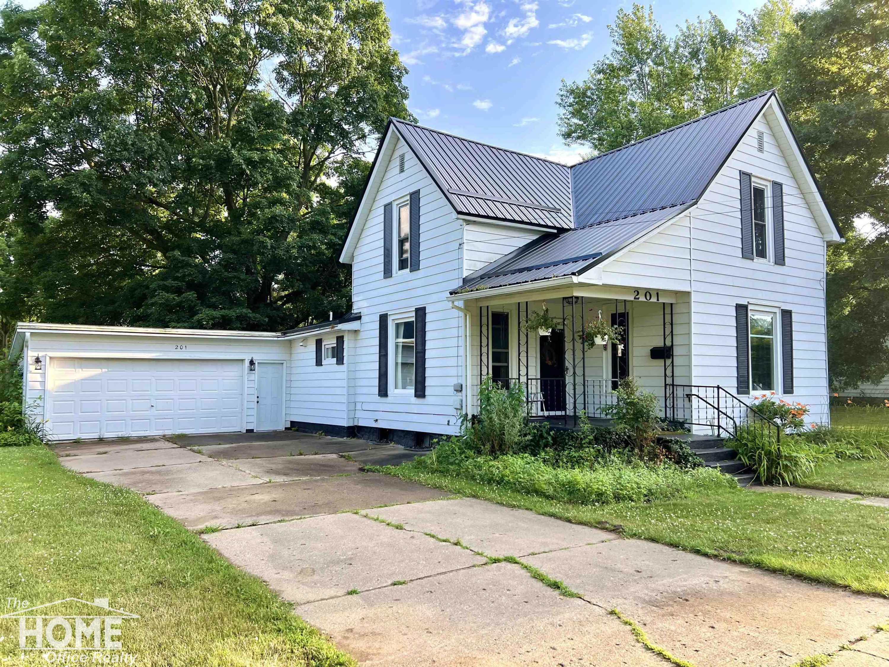 201 Mason Street, Chesaning, MI — front exterior