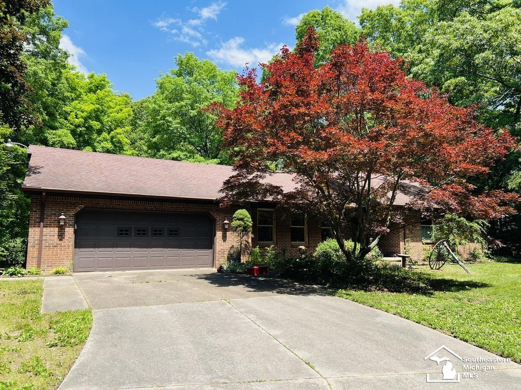 2200 W Temperance Road, Temperance, MI 48182