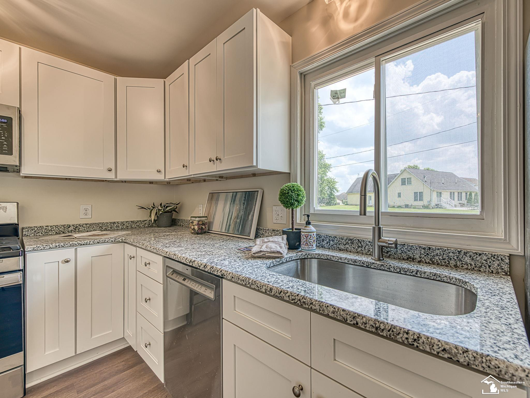 7329 Norfolk Drive, Onsted, MI 49265 — Photo 9