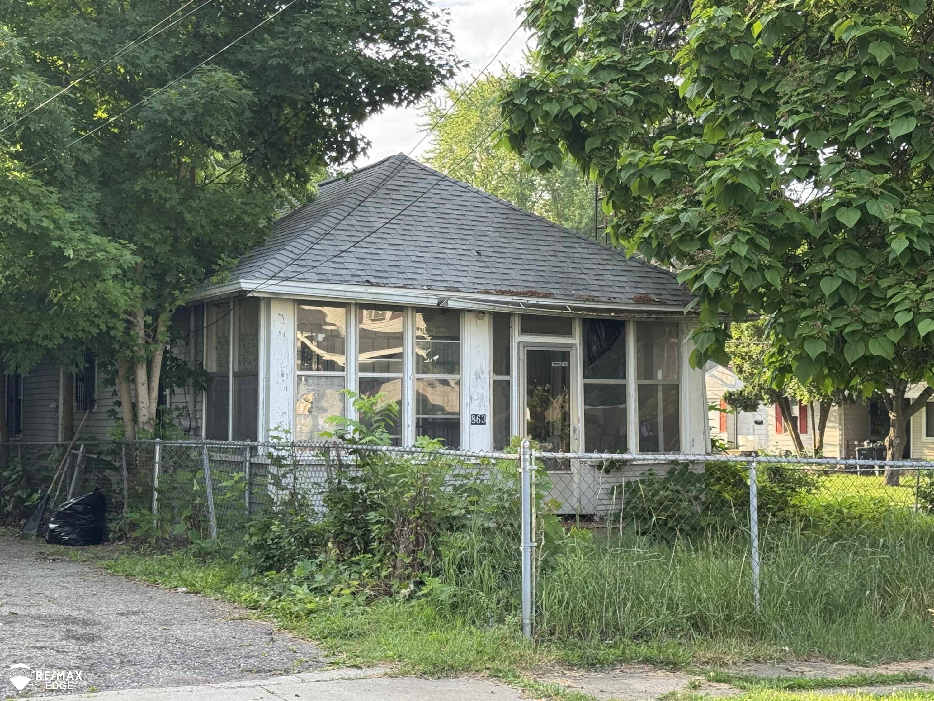 863 Tacken Street, Flint, MI 48532 — Photo 2