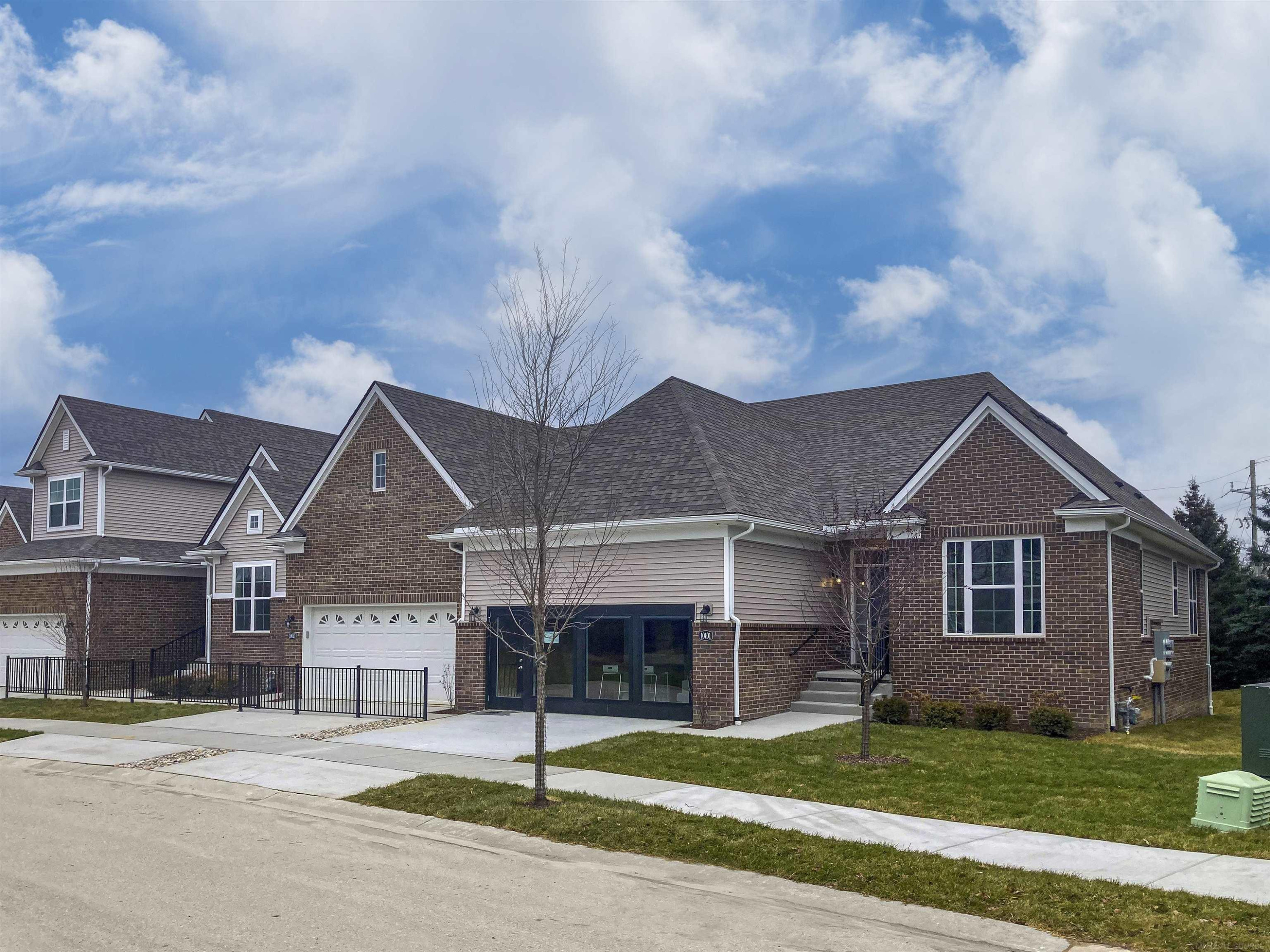 2260 Chase Drive, 115, Howell, MI 48855 — Photo 2