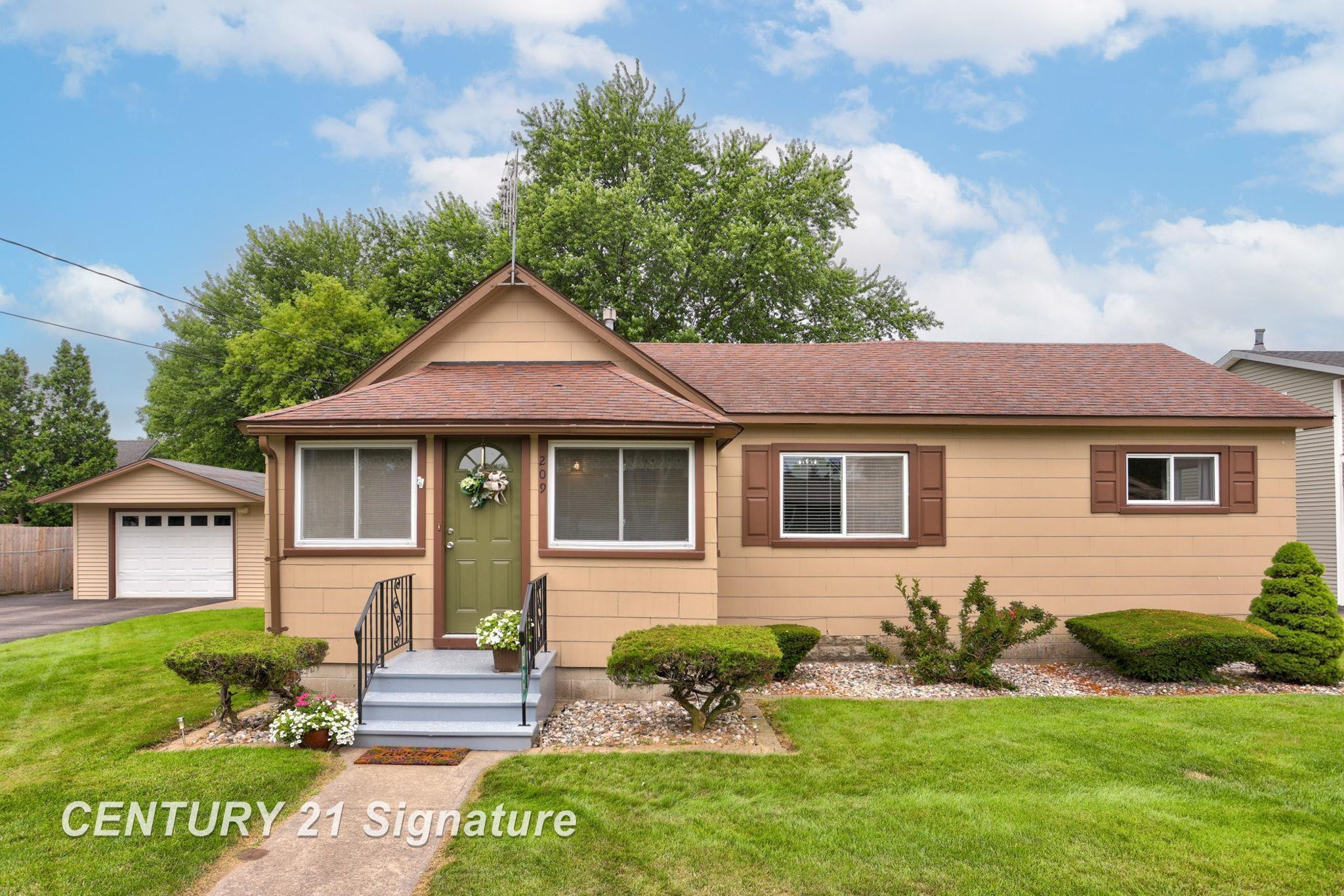 209 3rd Street, Linwood, MI 48634 — front exterior