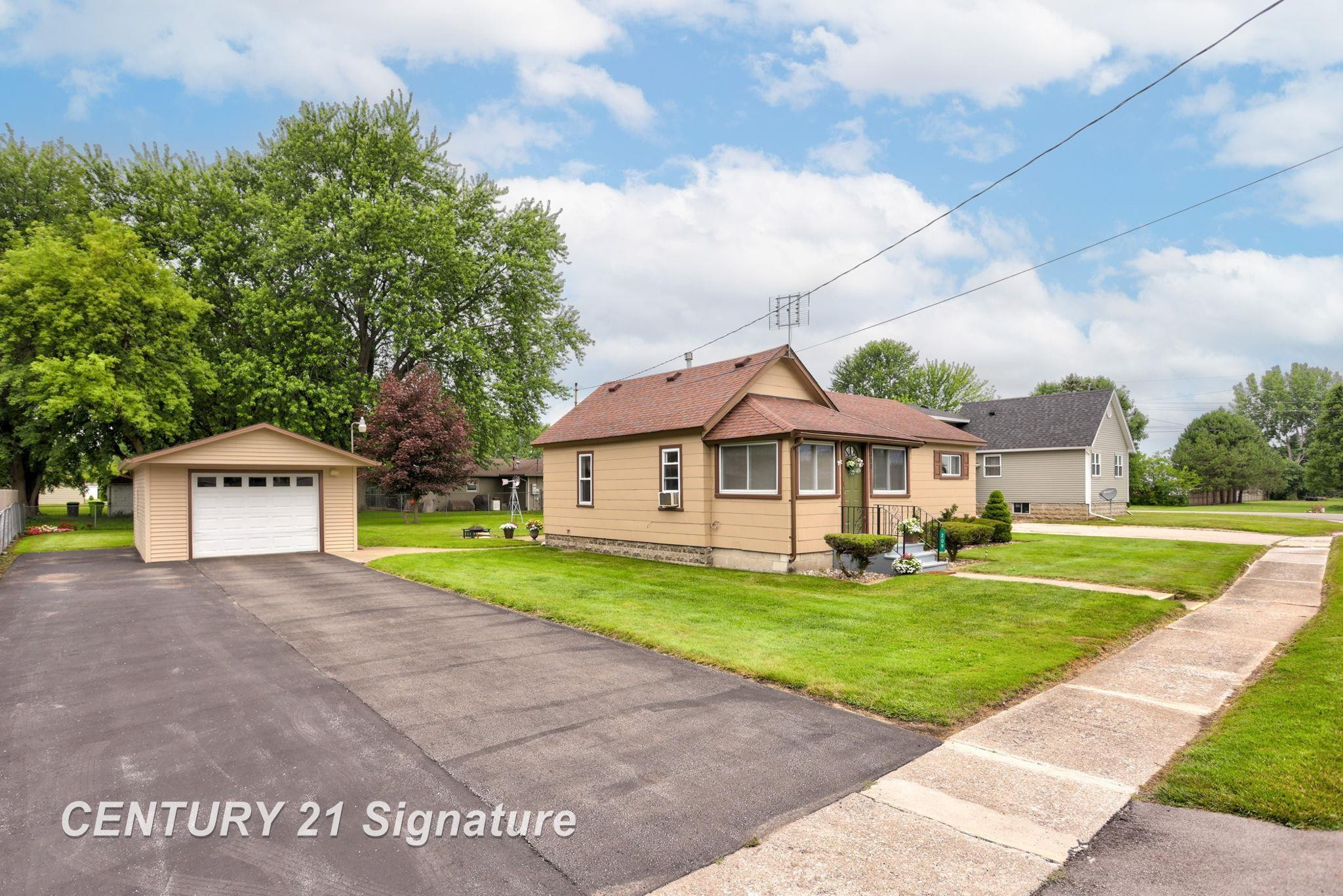 209 3rd Street, Linwood, MI 48634 — Photo 2