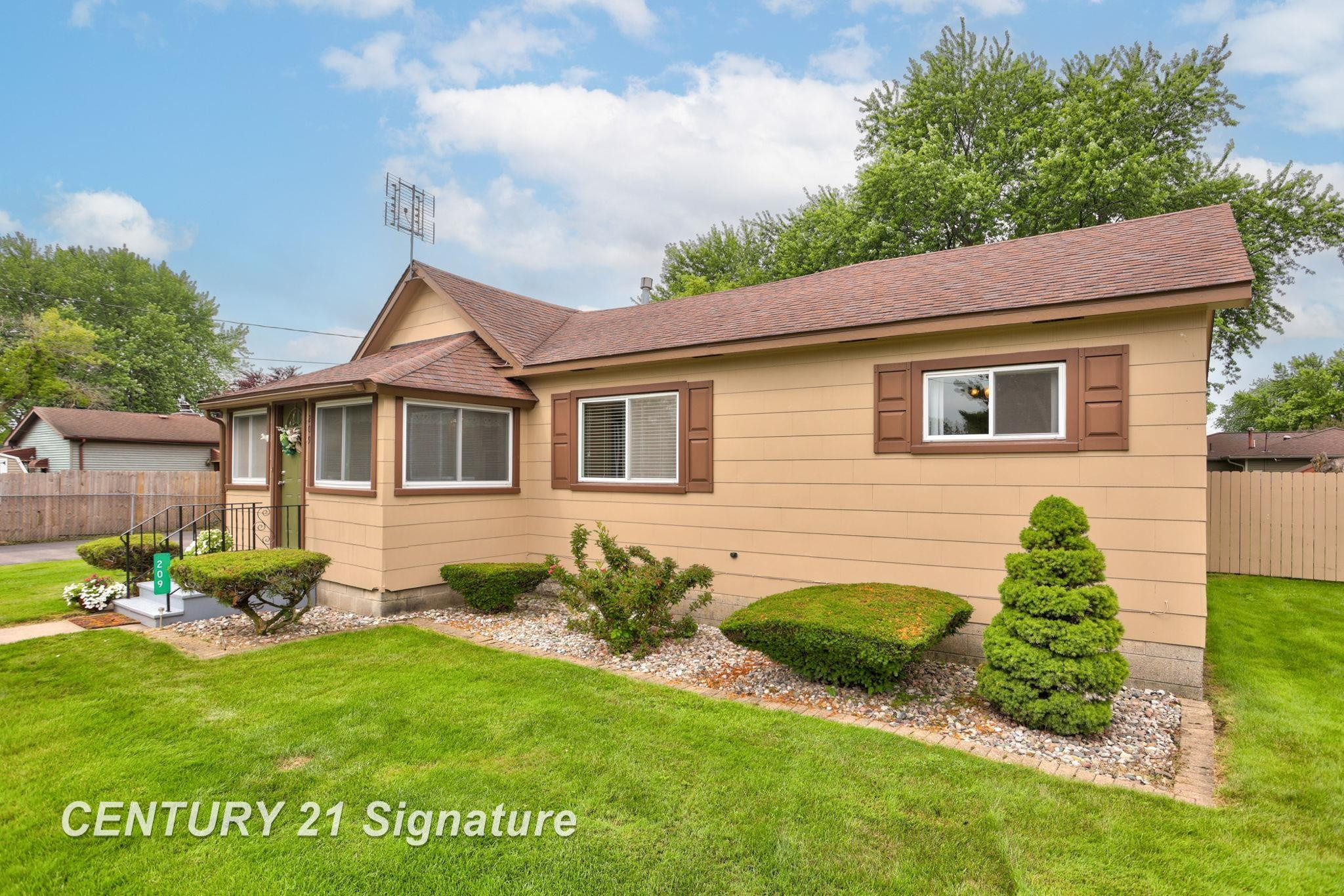 209 3rd Street, Linwood, MI 48634 — Photo 3