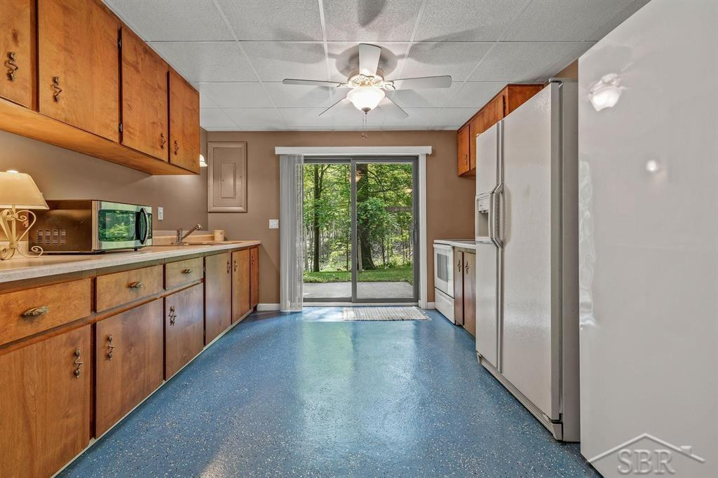 10801 N Pine Grove Road, Vestaburg, MI 48891 — Photo 35