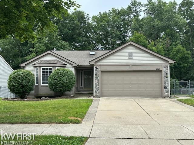 3242 Herrington Drive, Holly, MI 48442 — front exterior