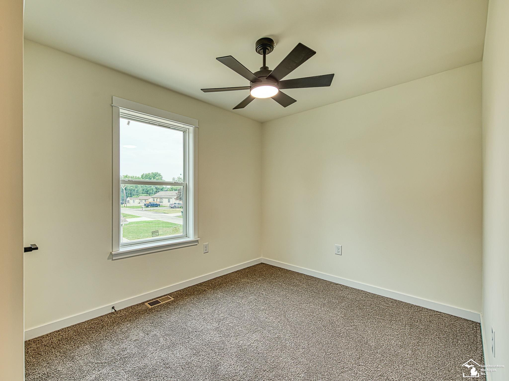 15604 Pine Street, Monroe, MI 48161 — Photo 9