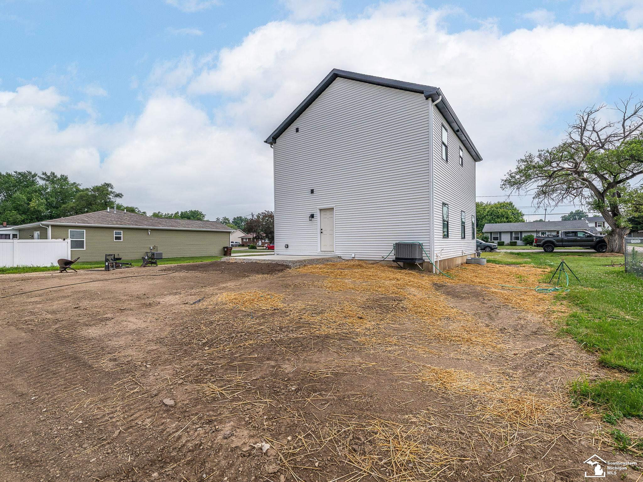 15604 Pine Street, Monroe, MI 48161 — Photo 33