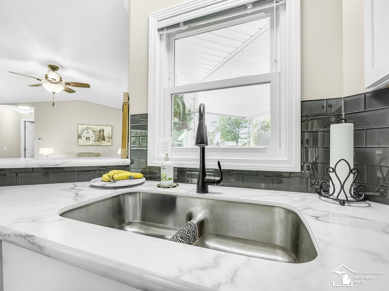 9122 Perry Road, Erie, MI — Photo 12